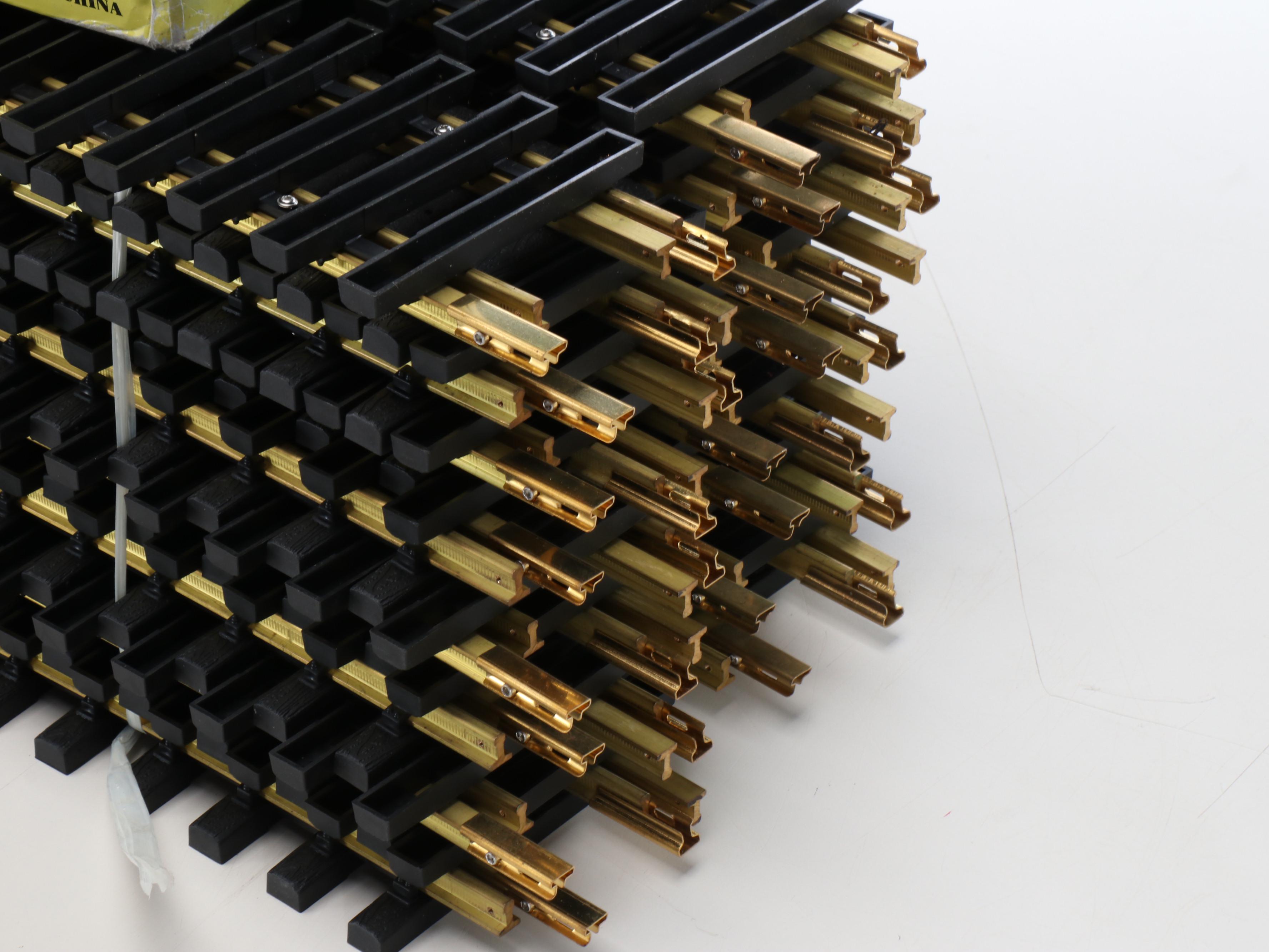 Aristo-Craft G Scale 11804 and 11801 Curved Tracks