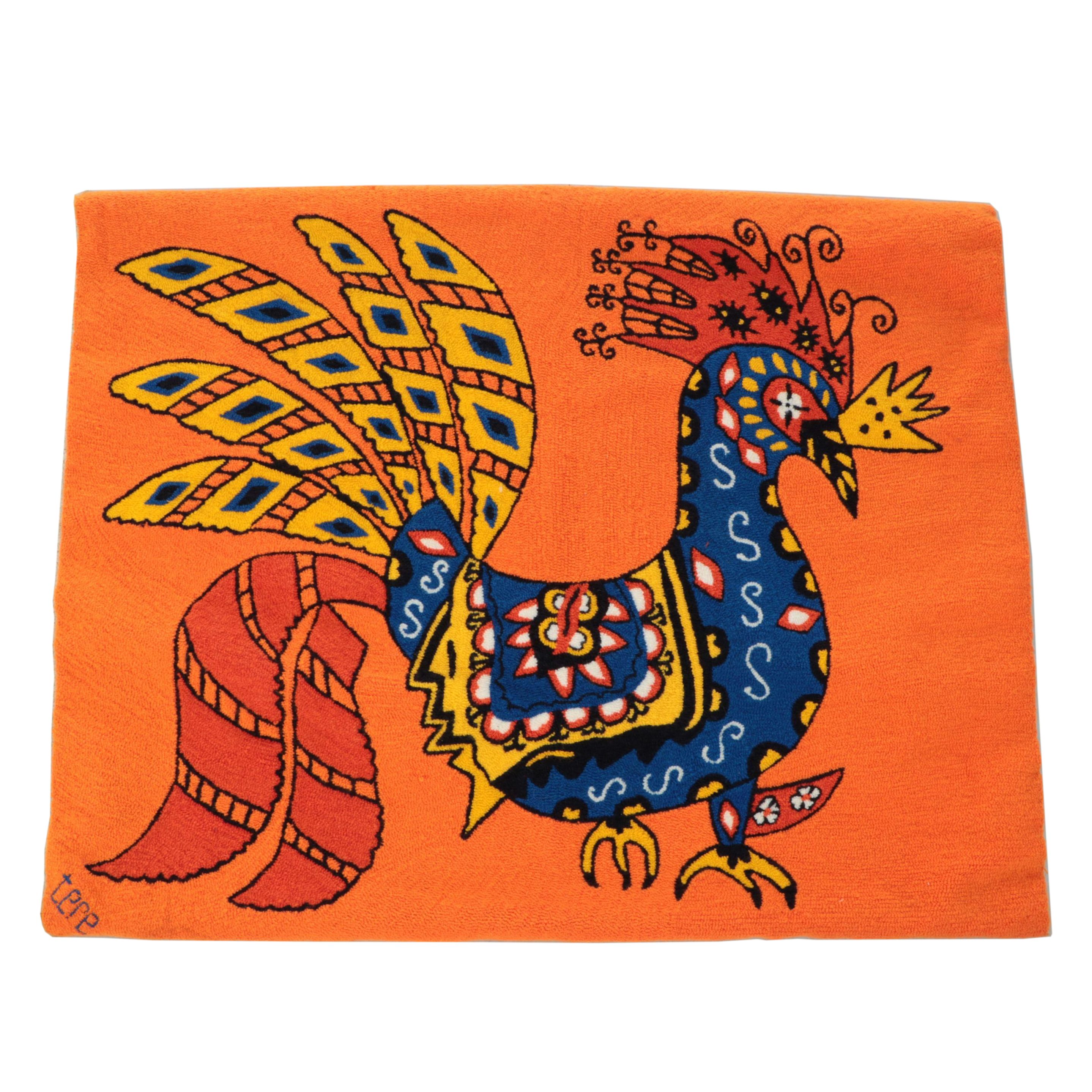 Hand-Hooked Vibrant Rooster Decorative Rug