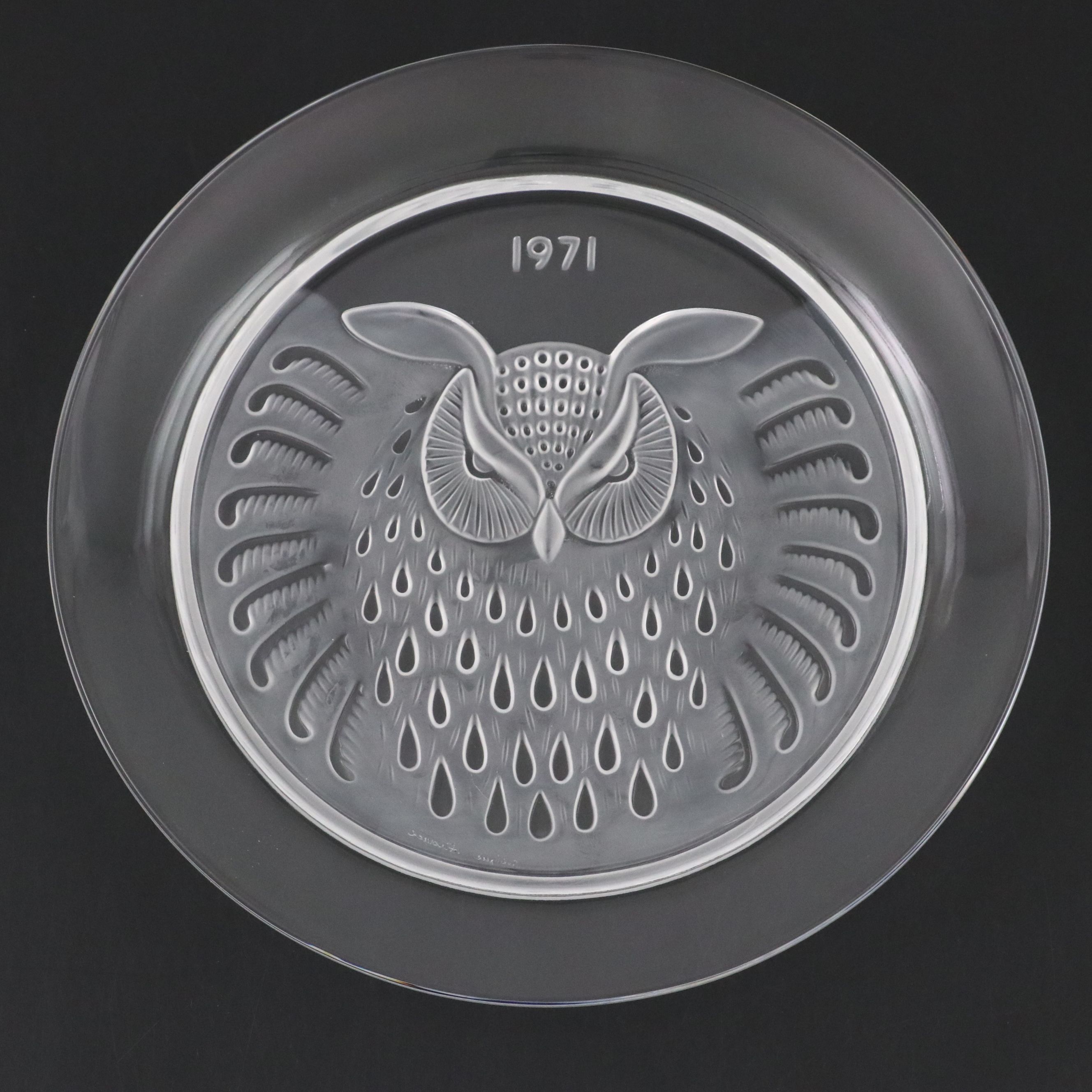 Lalique "Poan" and "Hibou" Frosted and Clear Crystal Annual Plates, 1970–1971