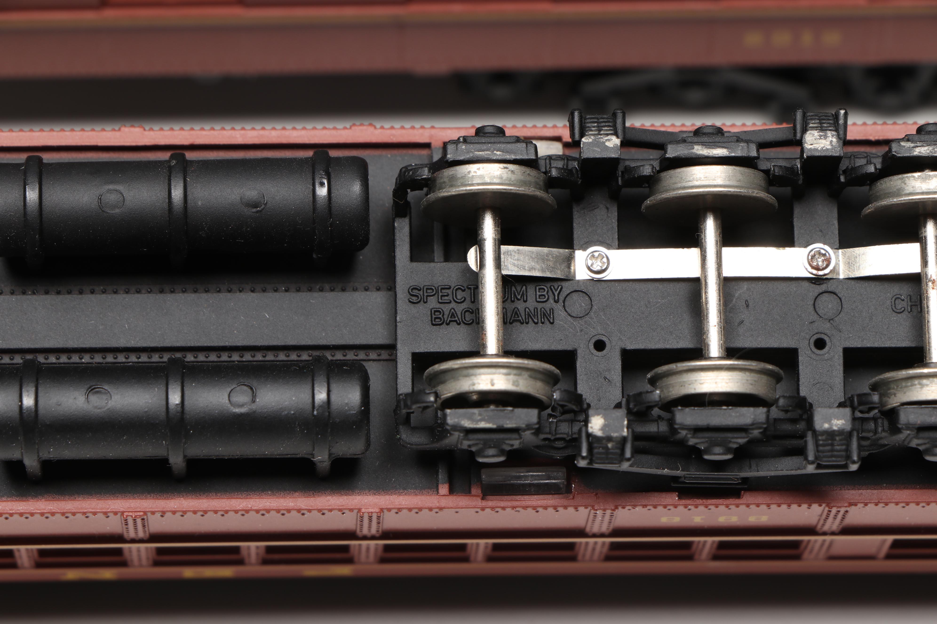 Spectrum HO Scale K4 4-6-2 Pacific Locomotive, Coach #3758 and More Train Cars