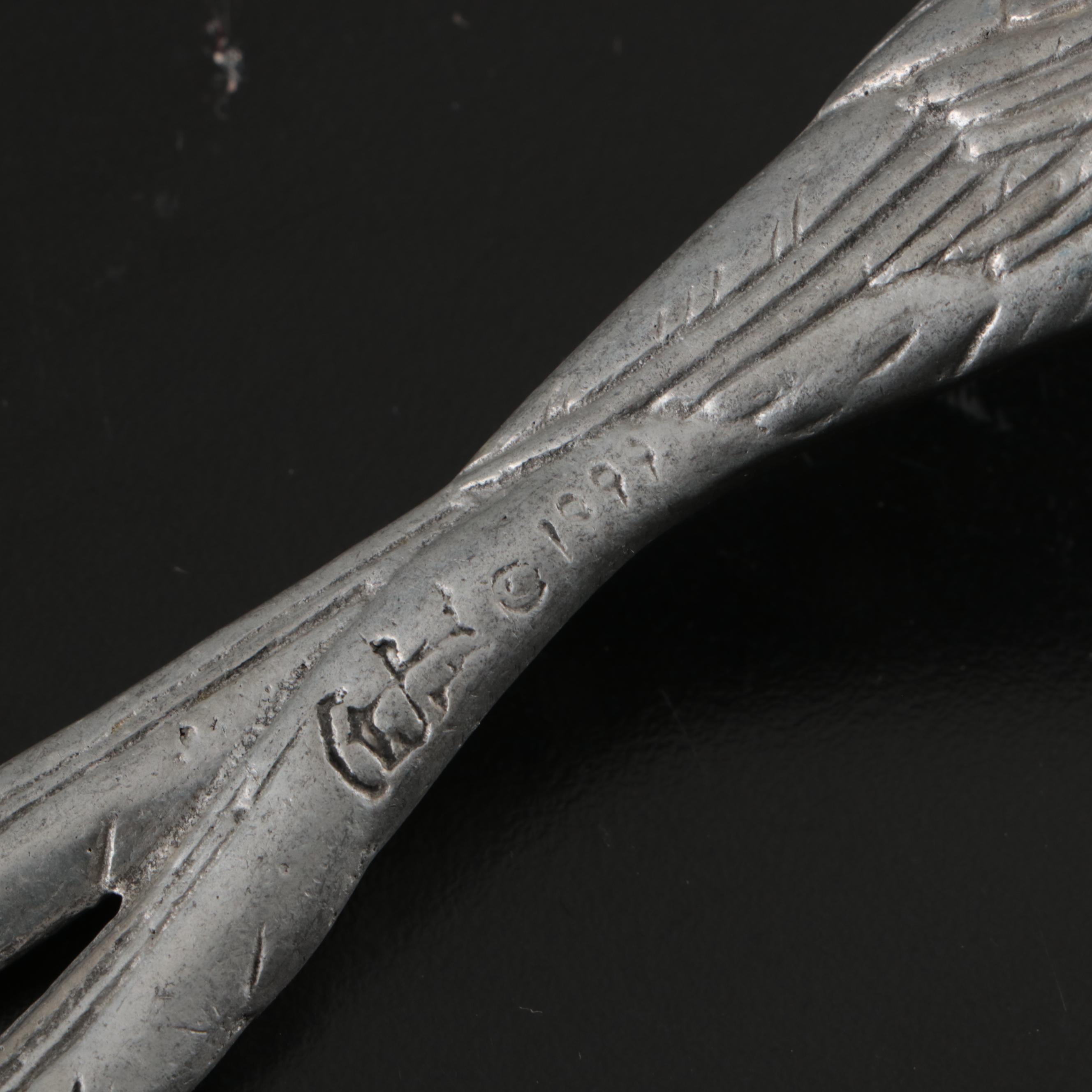 Retroneu Quattro Abstract Metal Candlesticks with Serveware