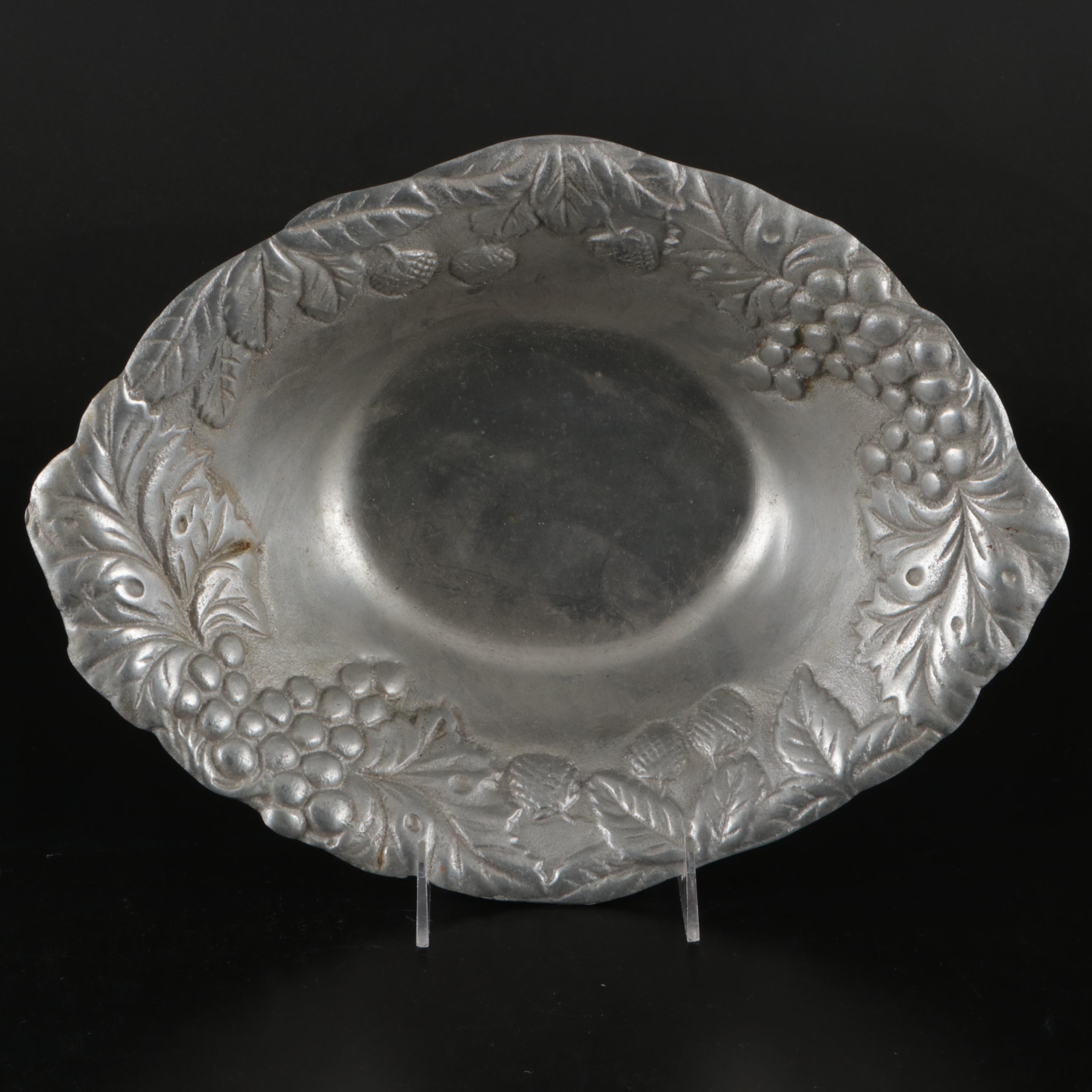 Retroneu Quattro Abstract Metal Candlesticks with Serveware