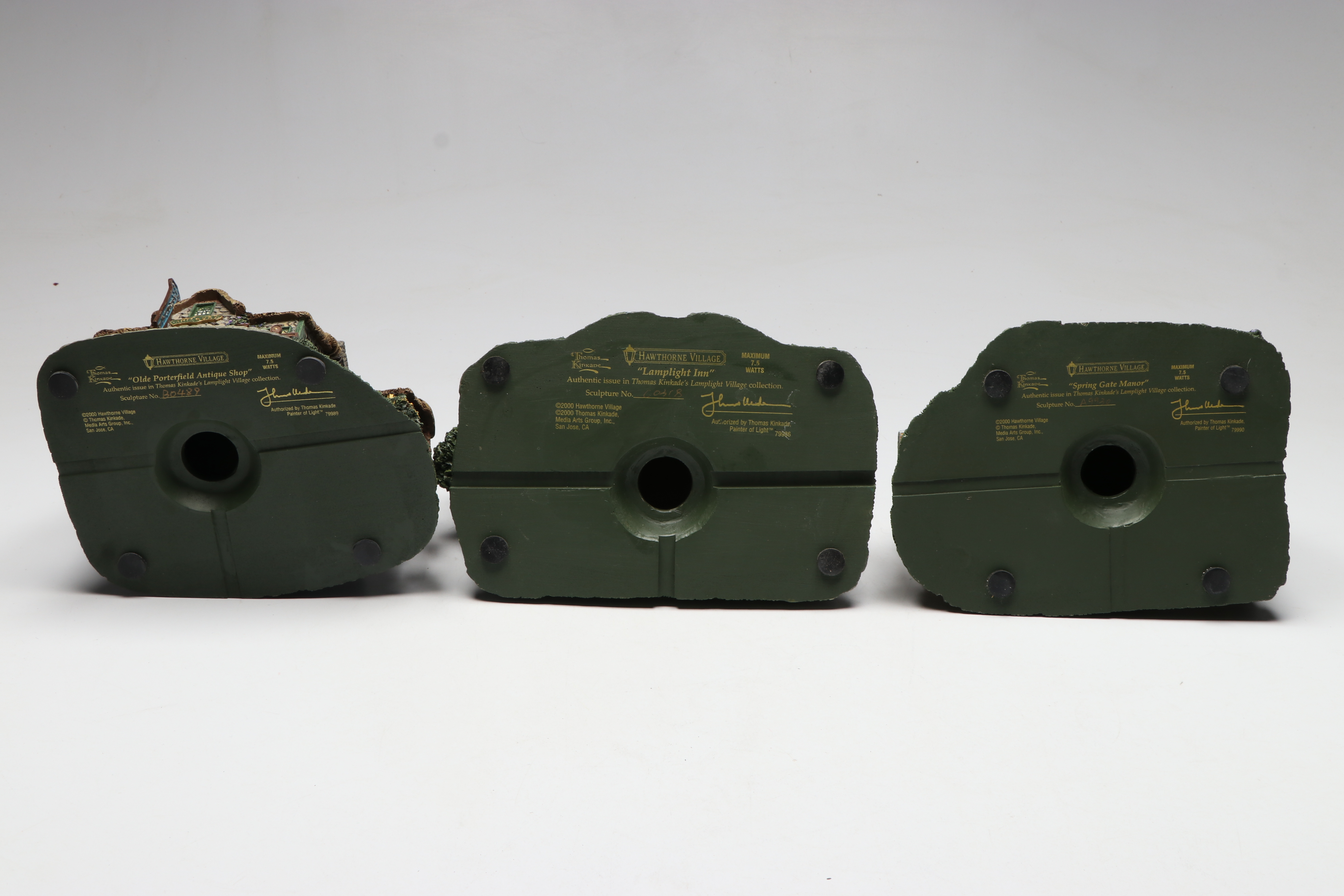 Thomas Kinkade's Lamplight Village Houses and Figurines