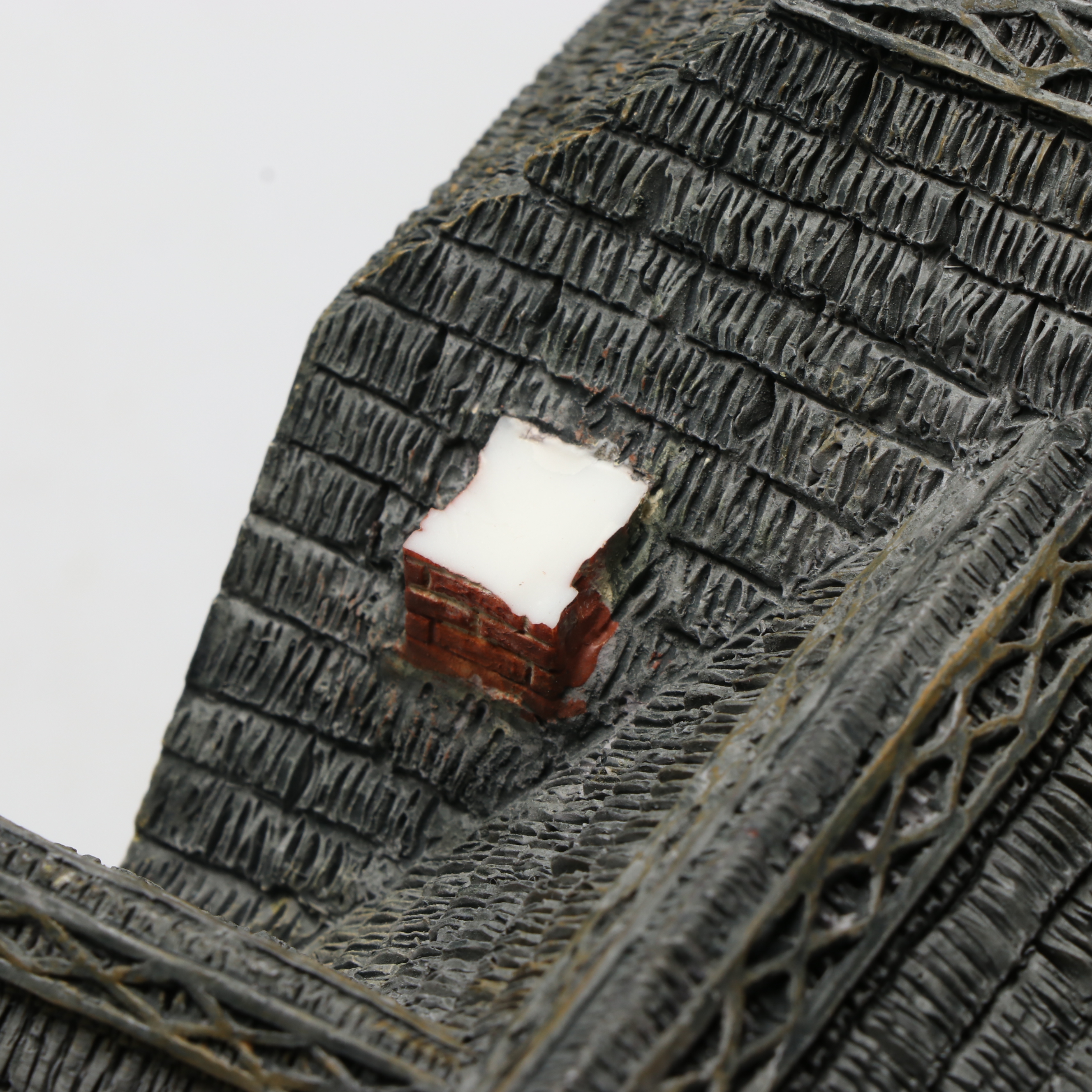 Thomas Kinkade's Lamplight Village Houses and Figurines