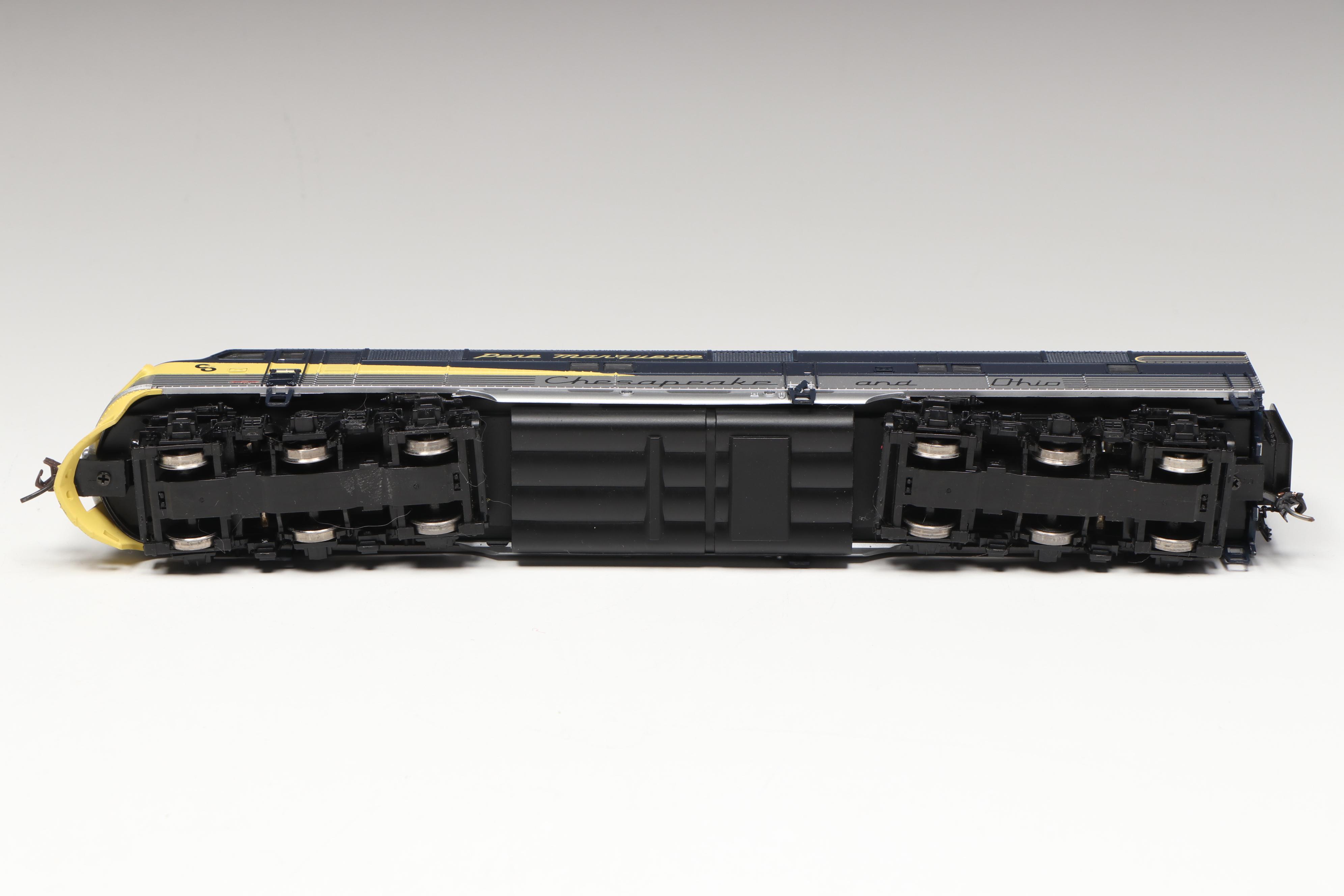 Genesis HO Scale G1509A F-7A Phase 2 and Broadway Pere Marquette Locomotives