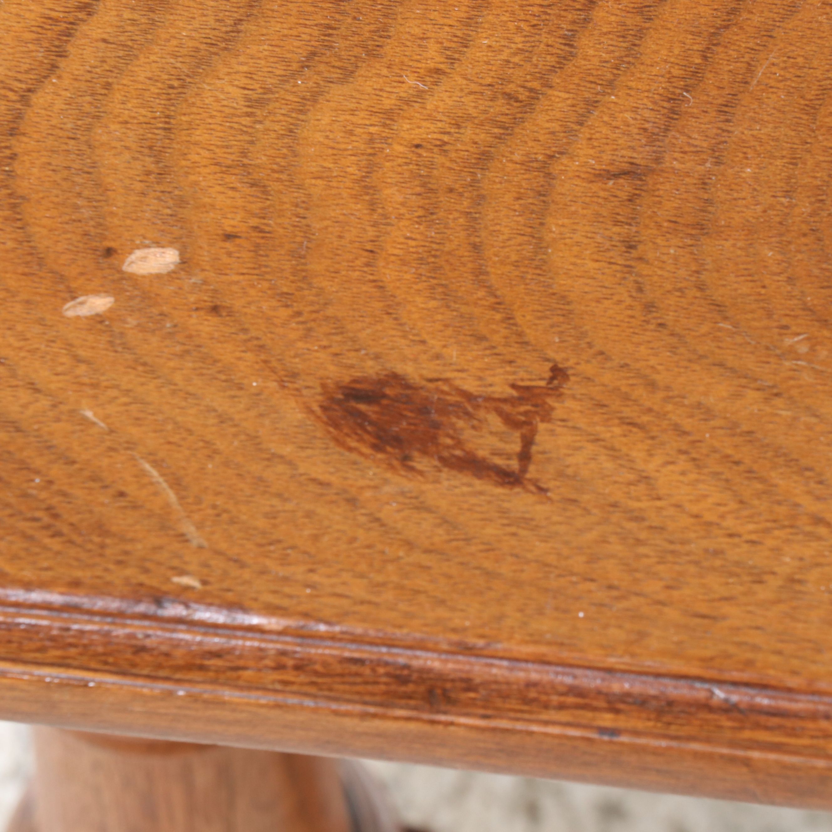 Arts & Crafts Style Wooden Coffee Table with Extending Leaves