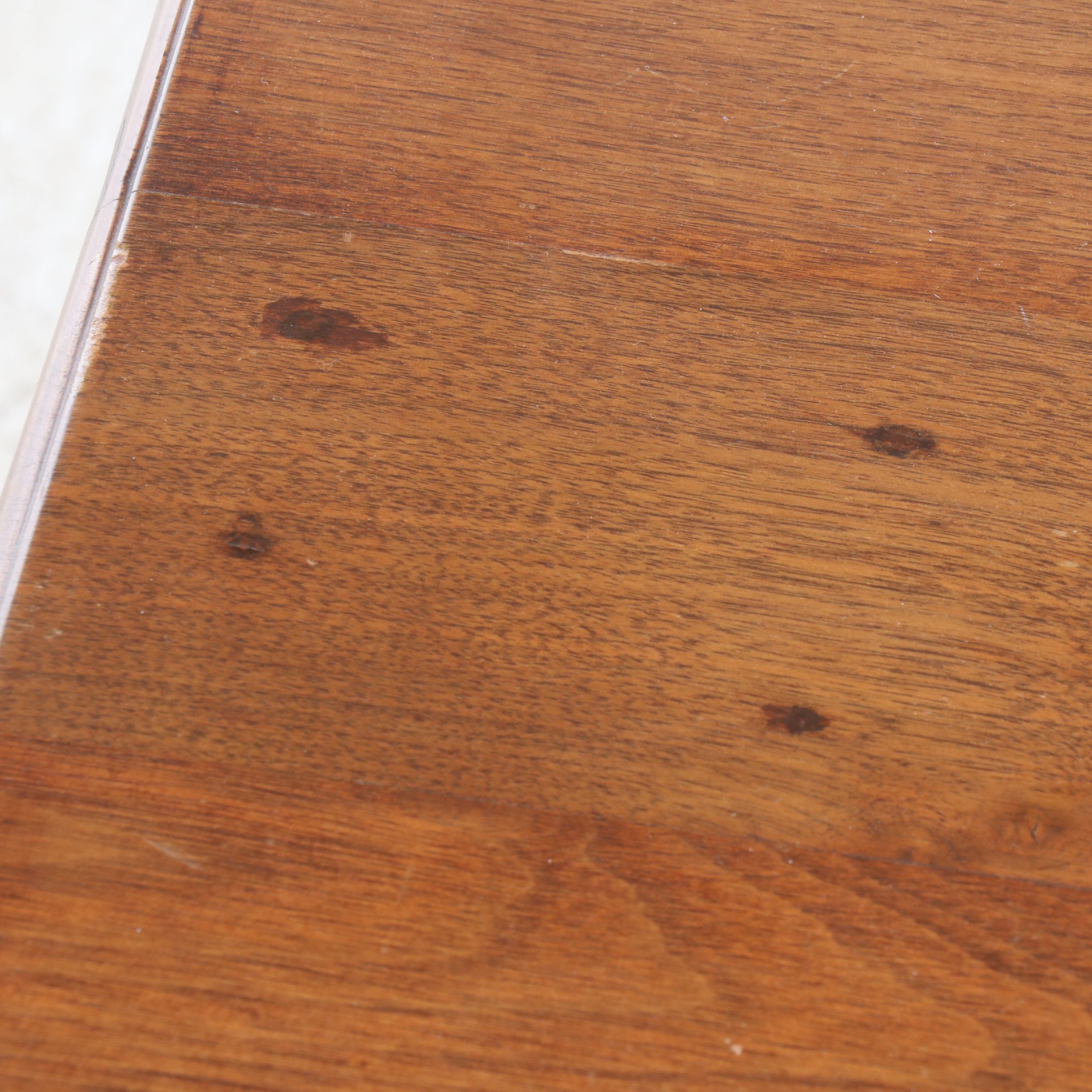 Arts & Crafts Style Wooden Coffee Table with Extending Leaves