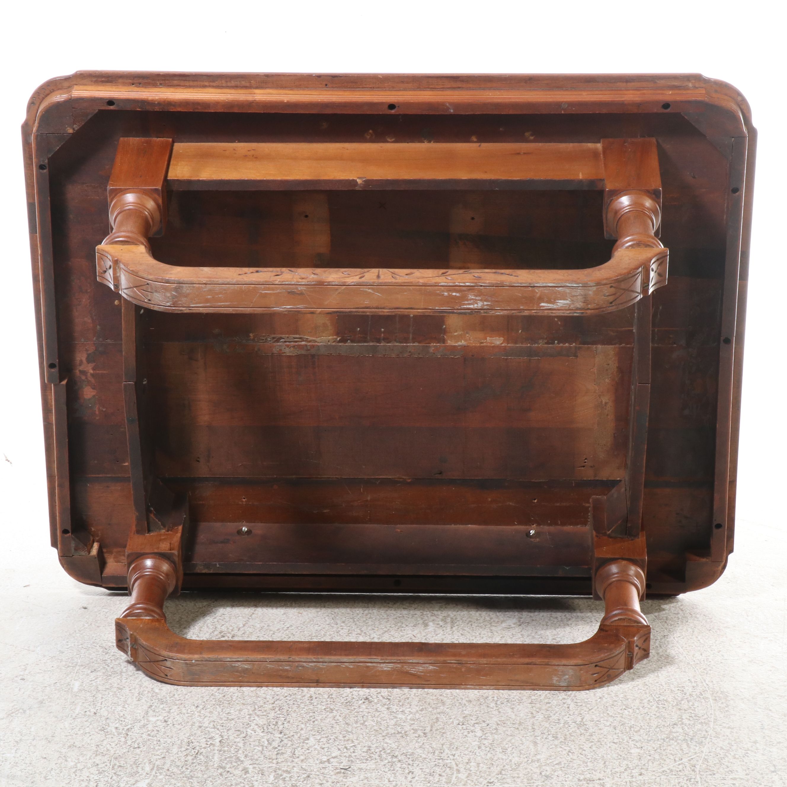 Arts & Crafts Style Wooden Coffee Table with Extending Leaves