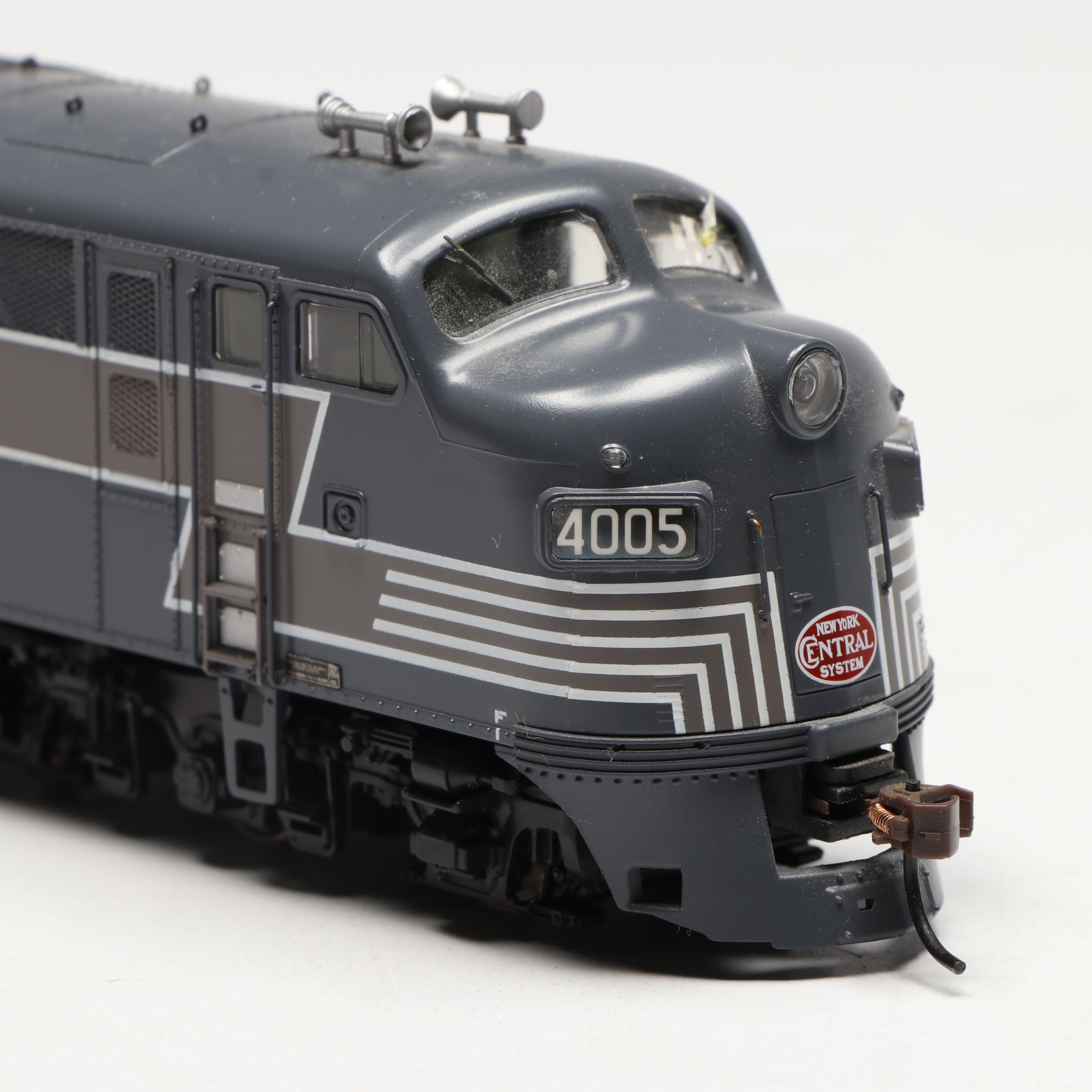 Broadway Limited HO Scale EMD E7A NYC #4005 Diesel Locomotive