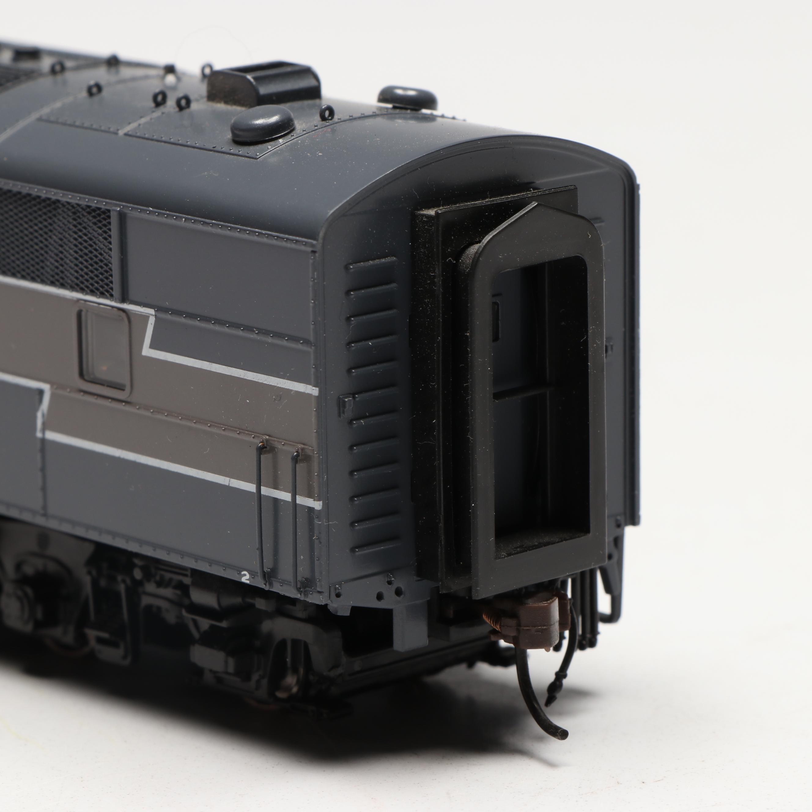 Broadway Limited HO Scale EMD E7A NYC #4005 Diesel Locomotive