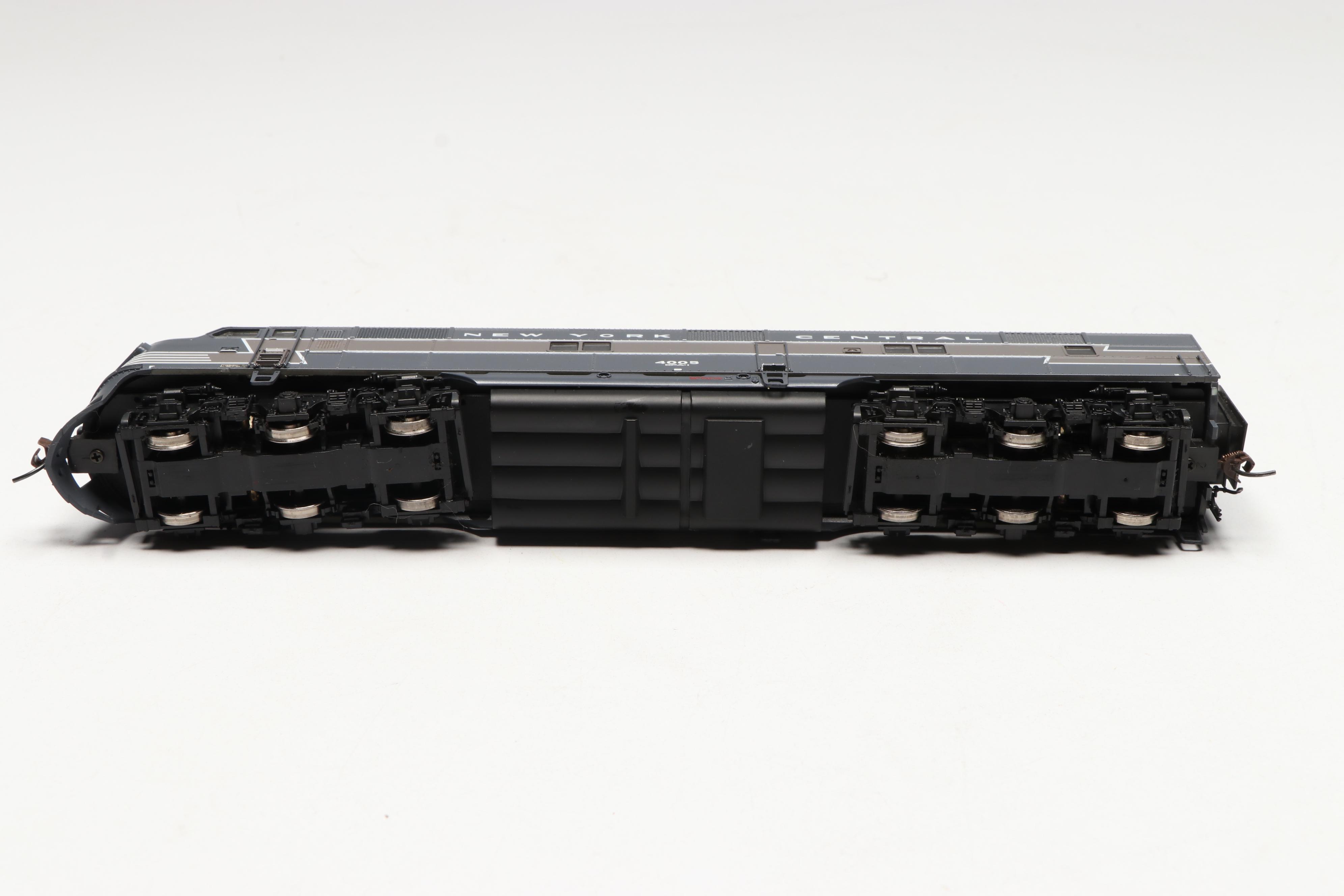 Broadway Limited HO Scale EMD E7A NYC #4005 Diesel Locomotive