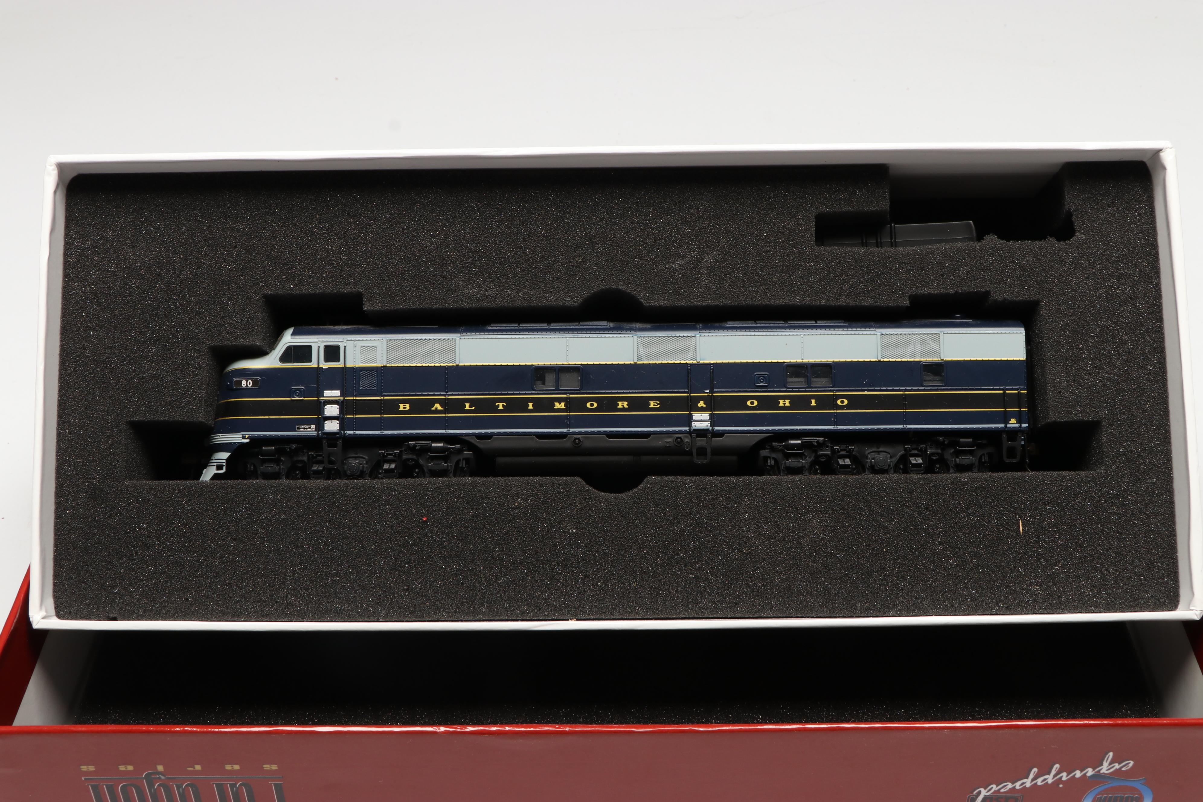 Genesis HO Scale F-7B Phase 2 #7522 Locomotive and More Locomotives and Cars