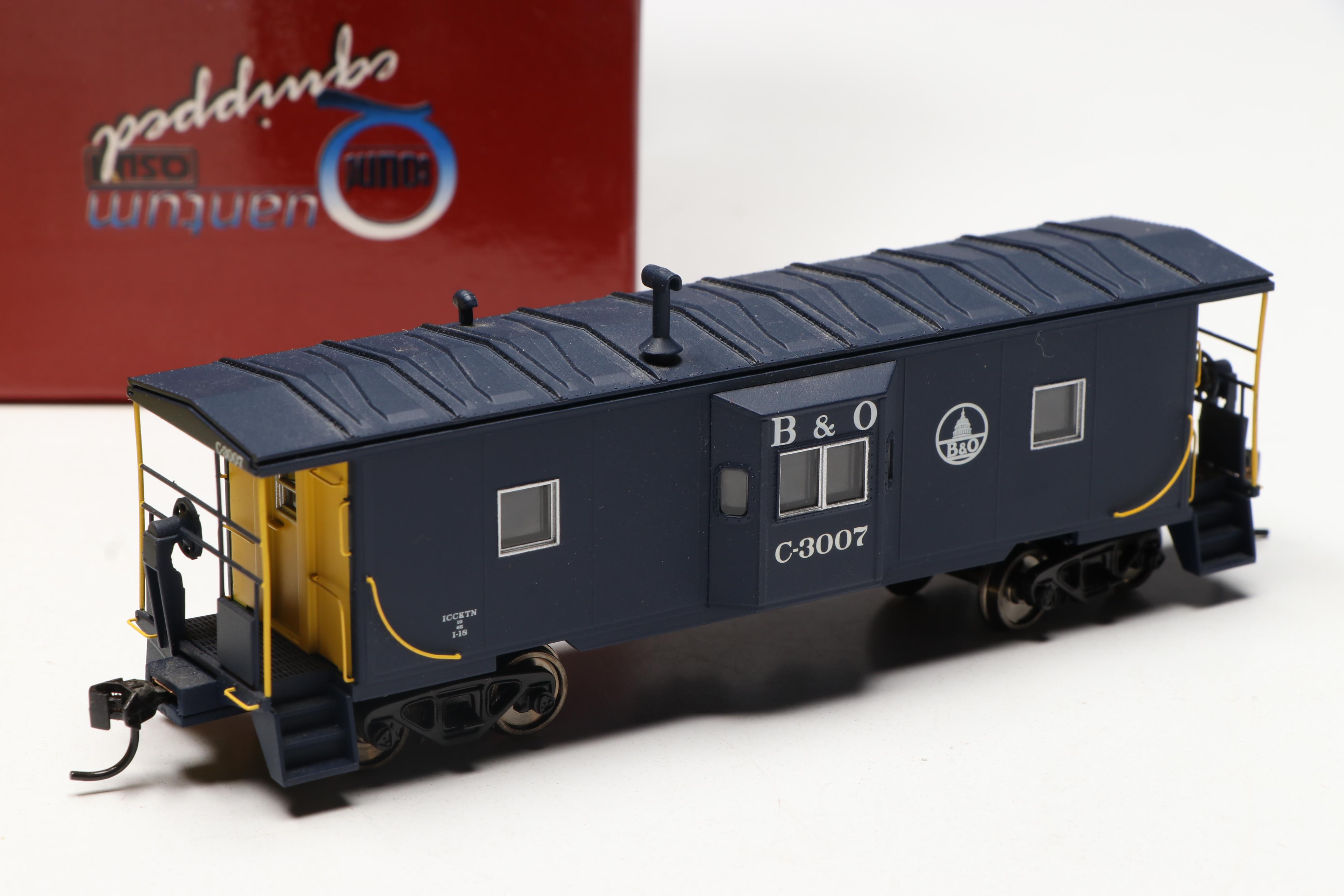 Genesis HO Scale F-7B Phase 2 #7522 Locomotive and More Locomotives and Cars