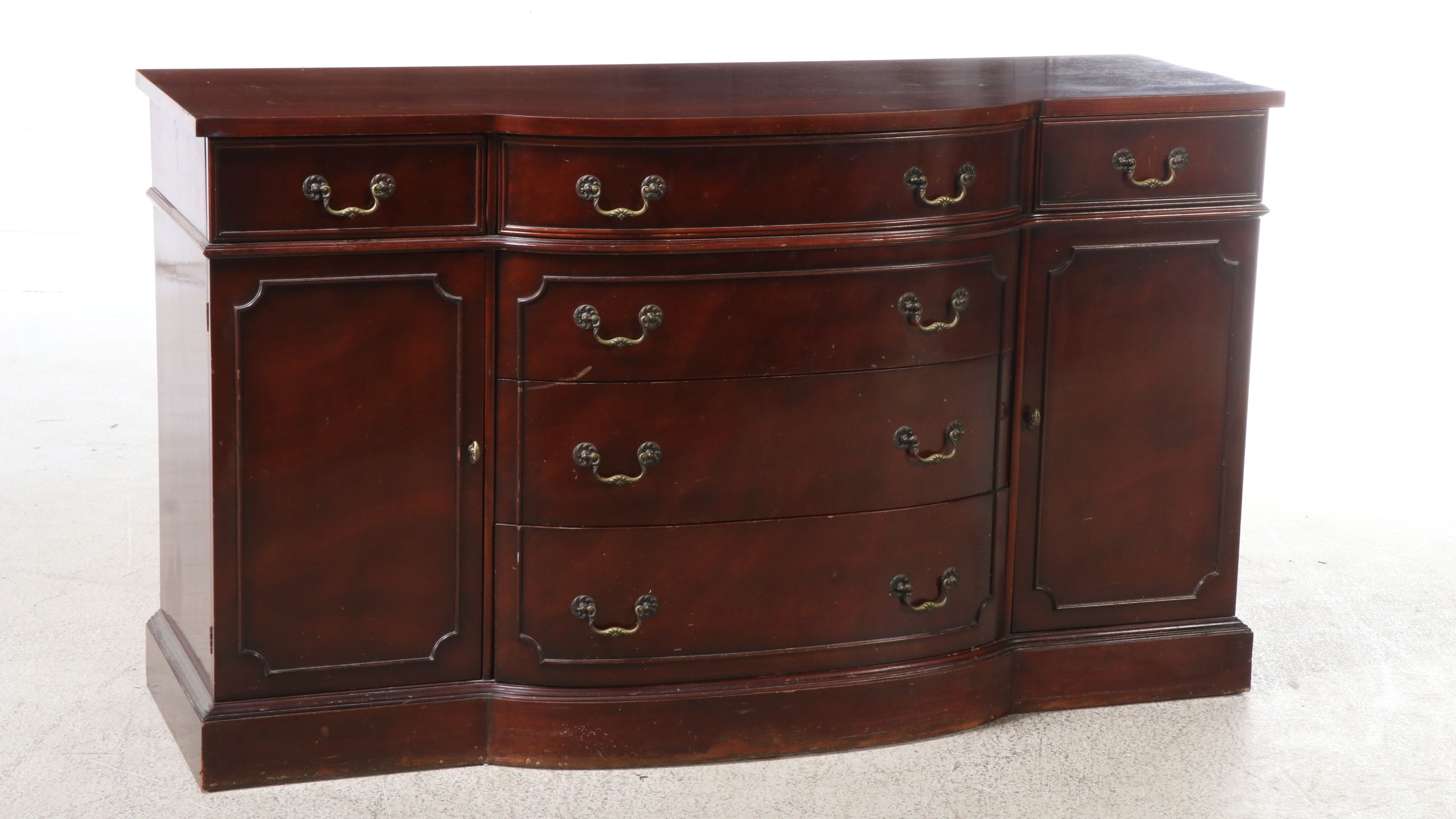 Morganton Hepplewhite Style Mahogany Buffet, Mid-20th Century