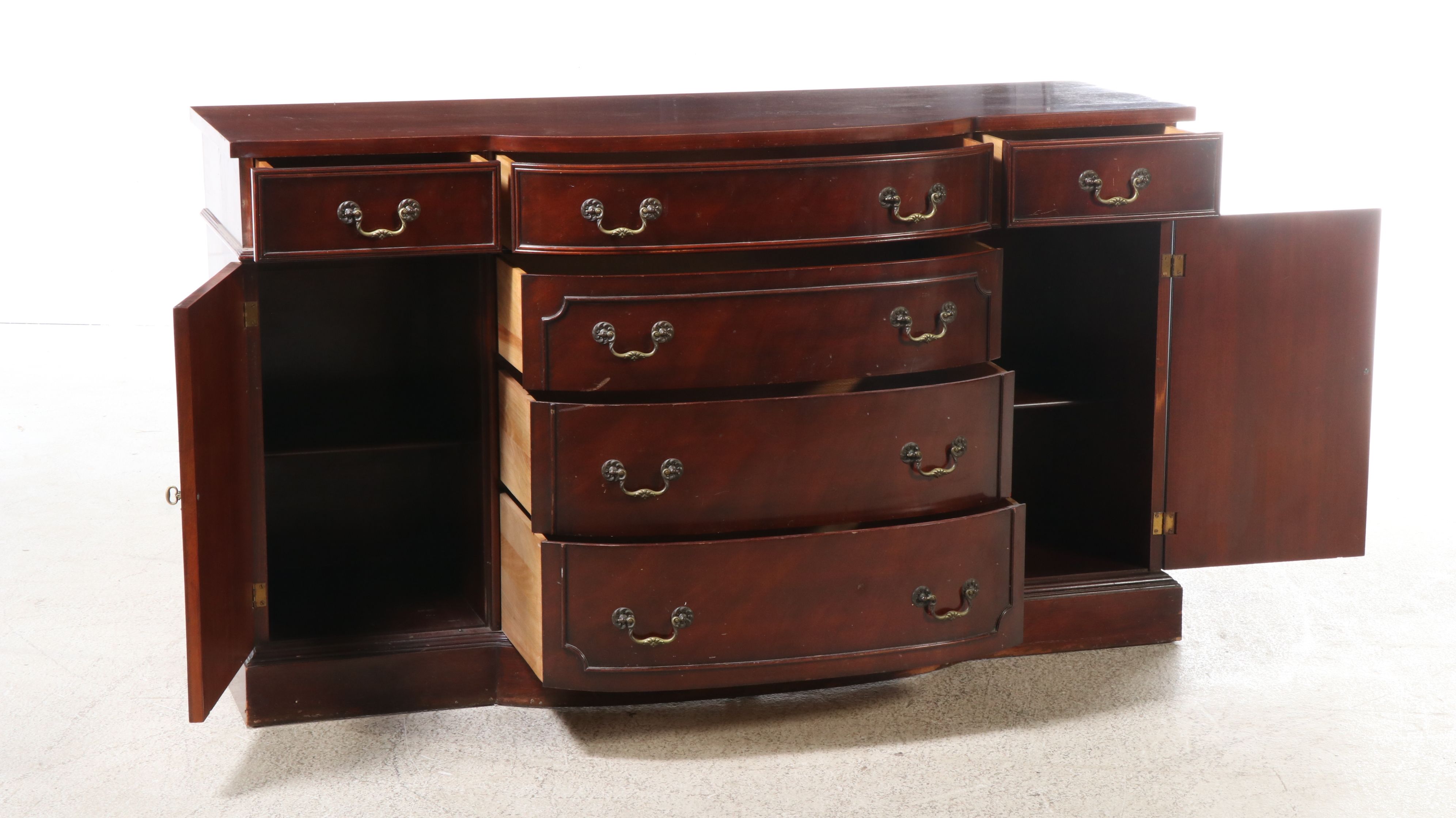Morganton Hepplewhite Style Mahogany Buffet, Mid-20th Century