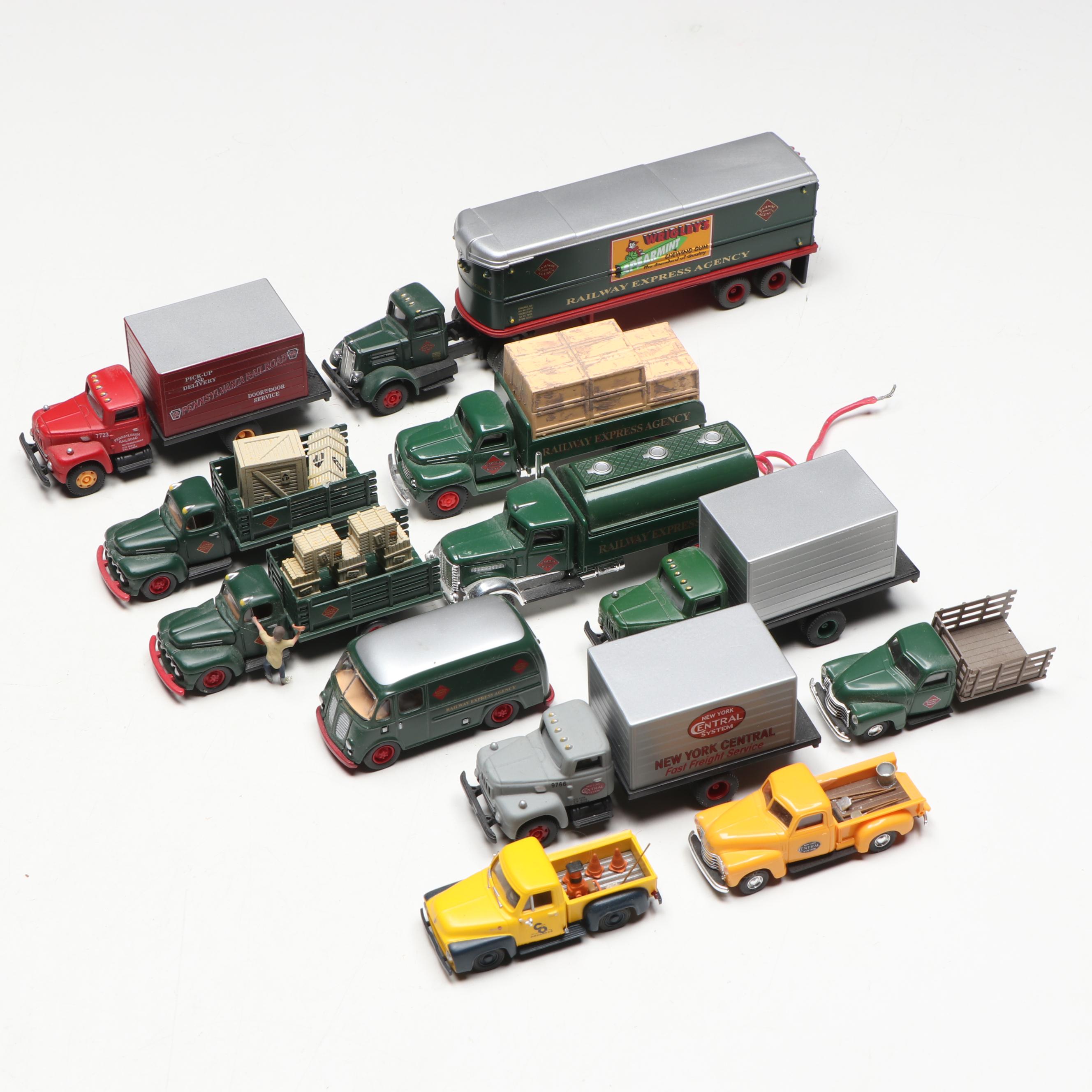 CMW Railway Express Agency with Other Train Prop Trucks