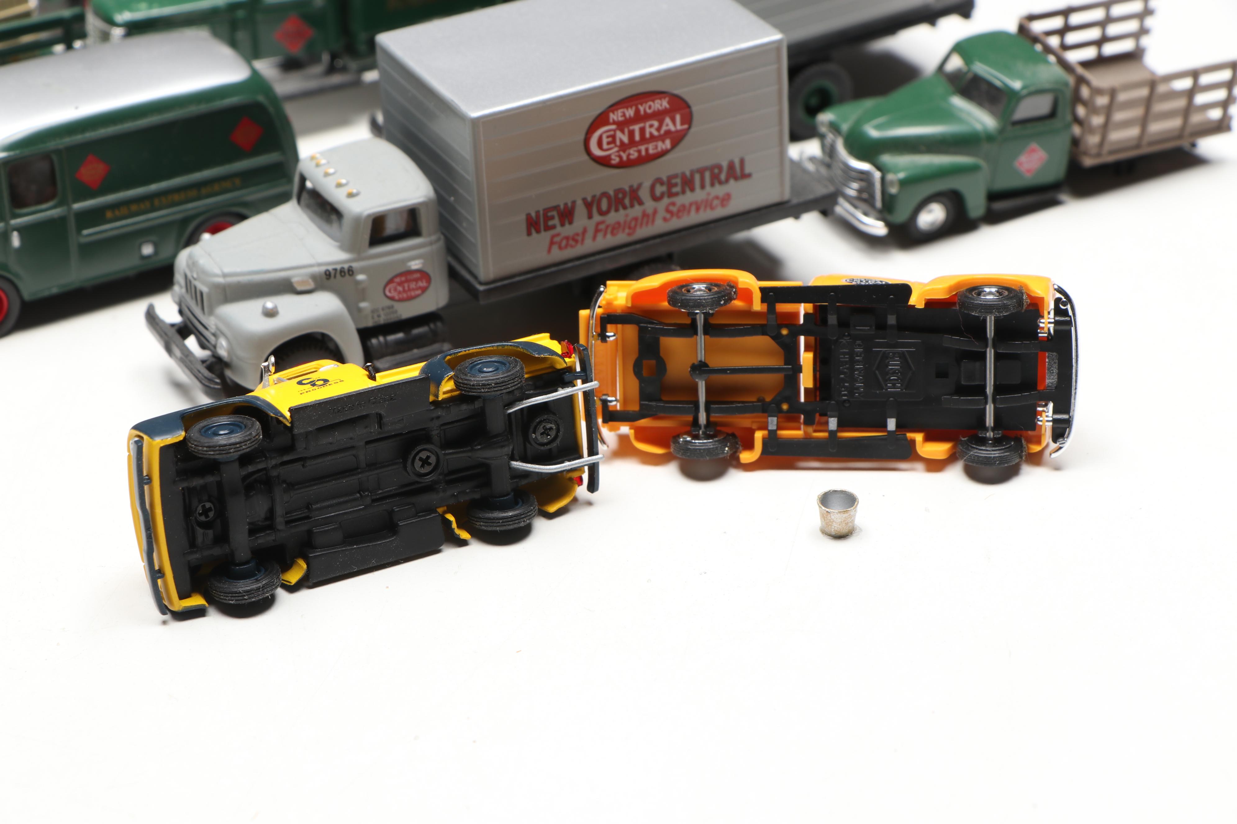 CMW Railway Express Agency with Other Train Prop Trucks
