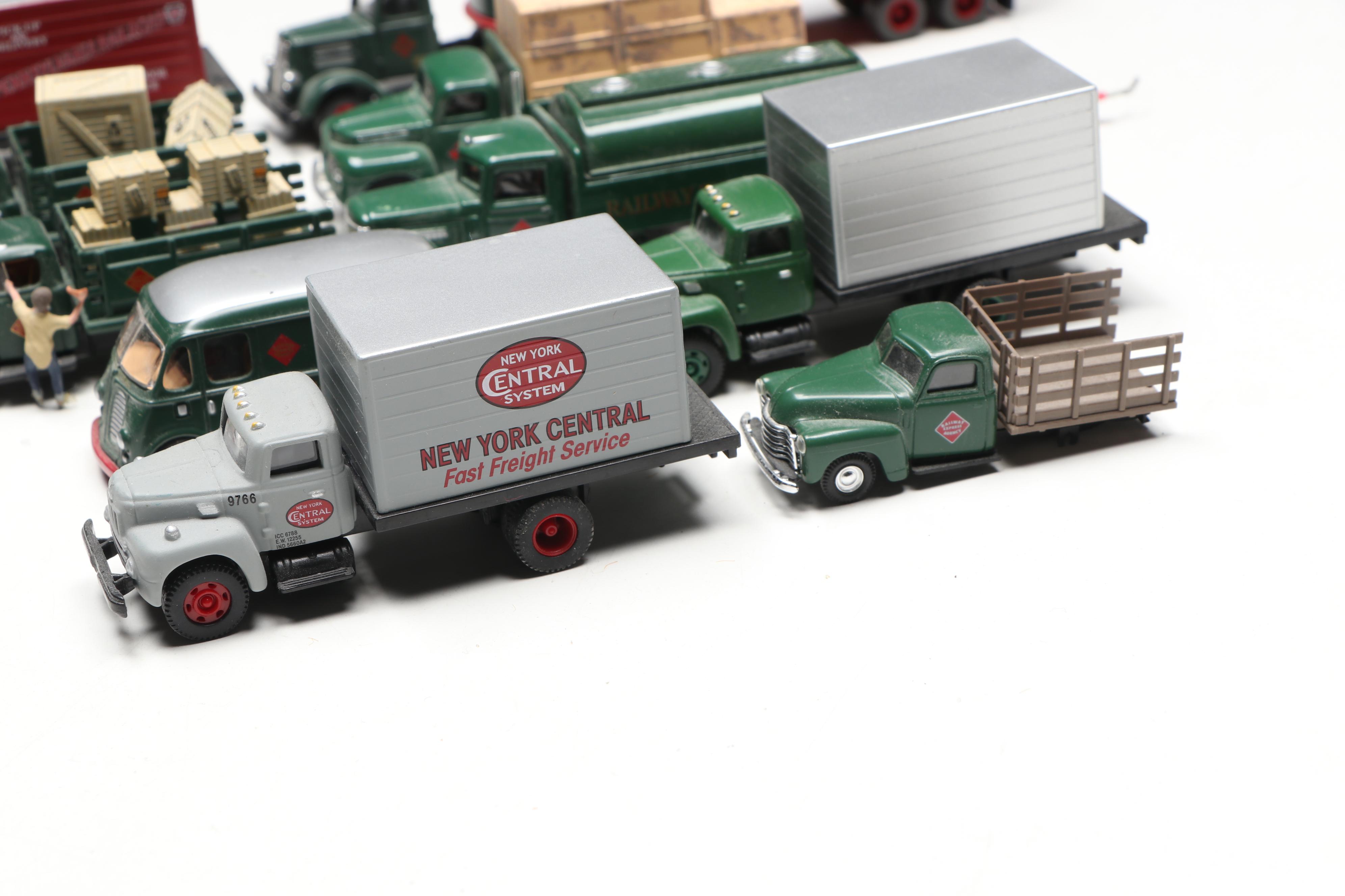 CMW Railway Express Agency with Other Train Prop Trucks