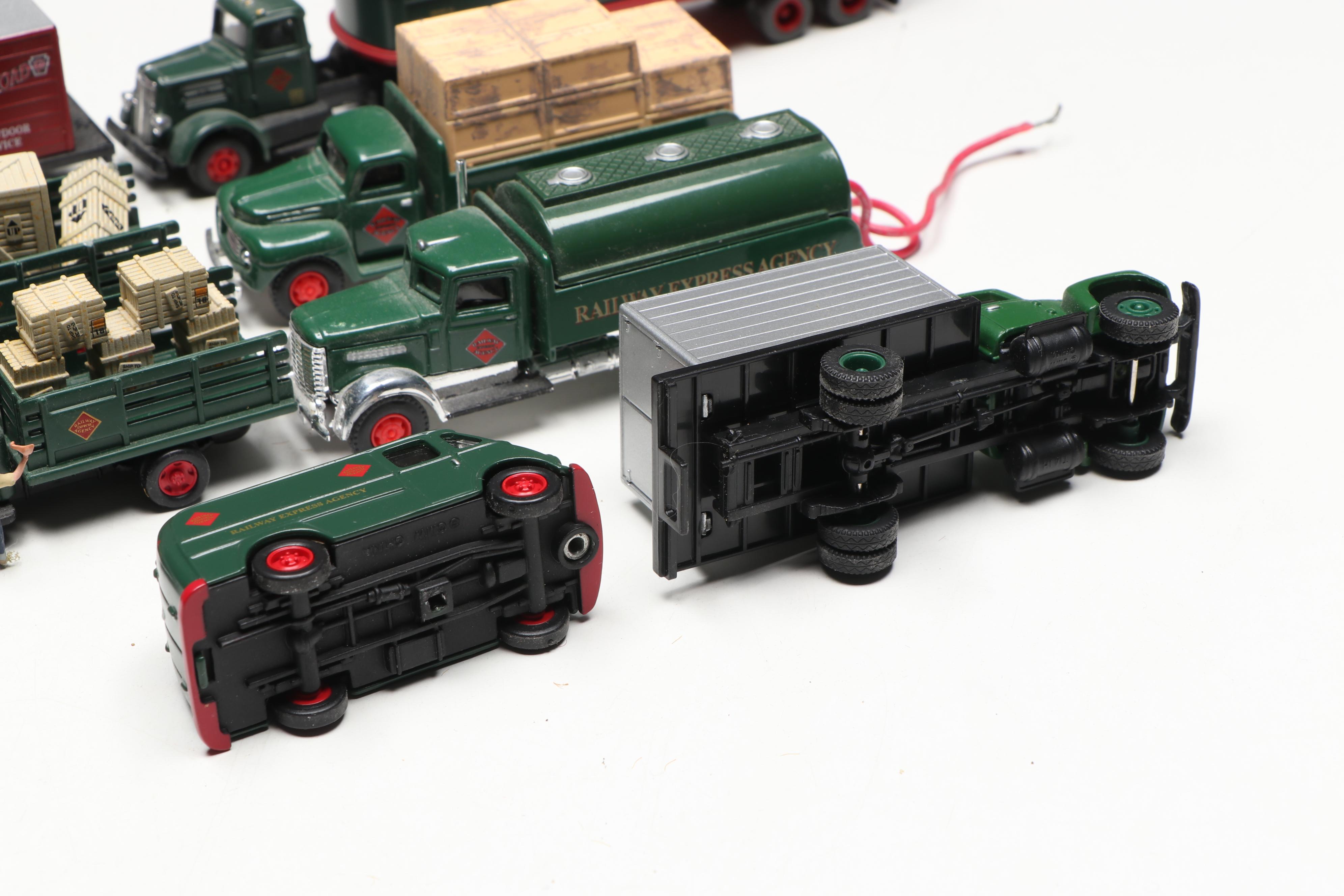CMW Railway Express Agency with Other Train Prop Trucks