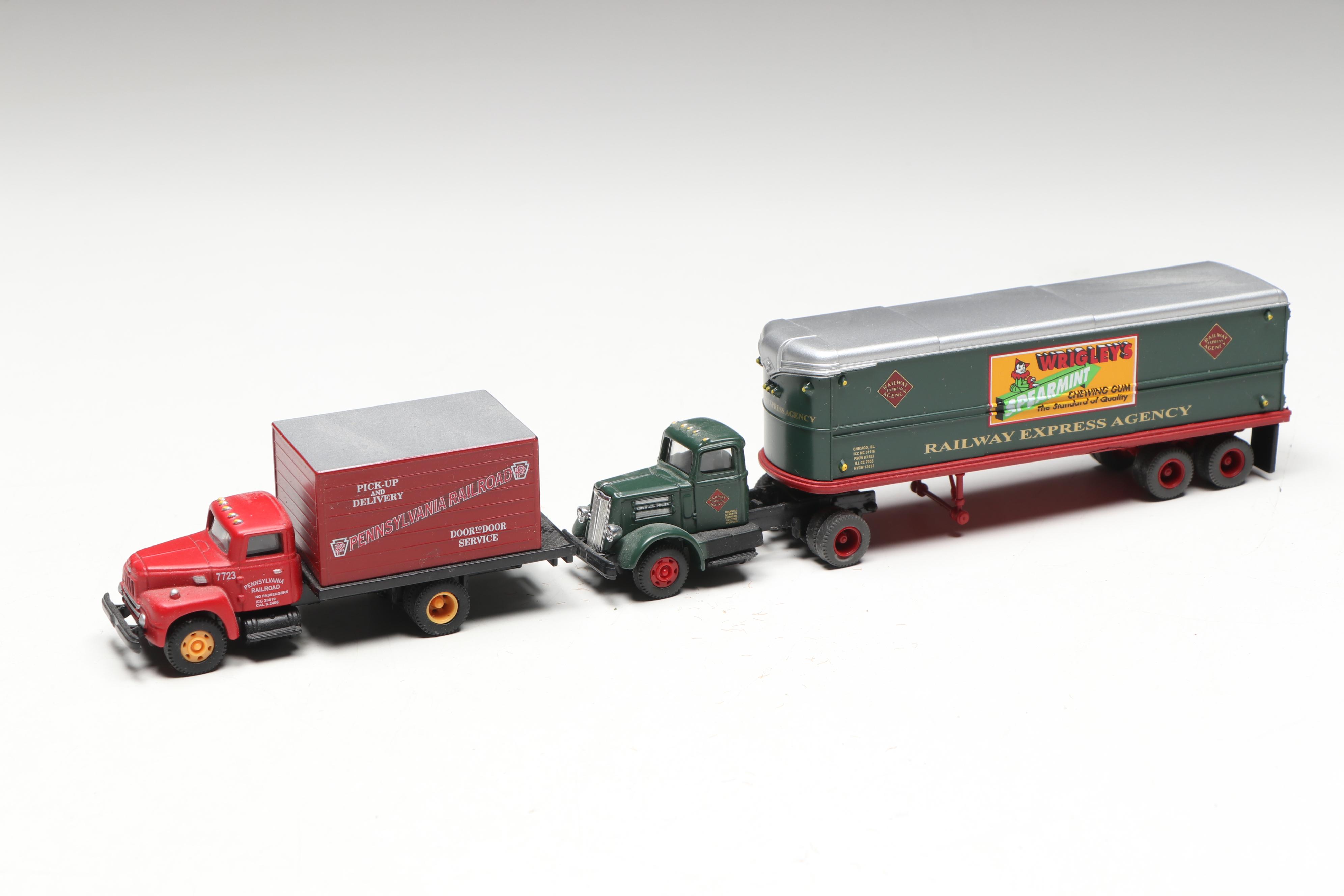 CMW Railway Express Agency with Other Train Prop Trucks