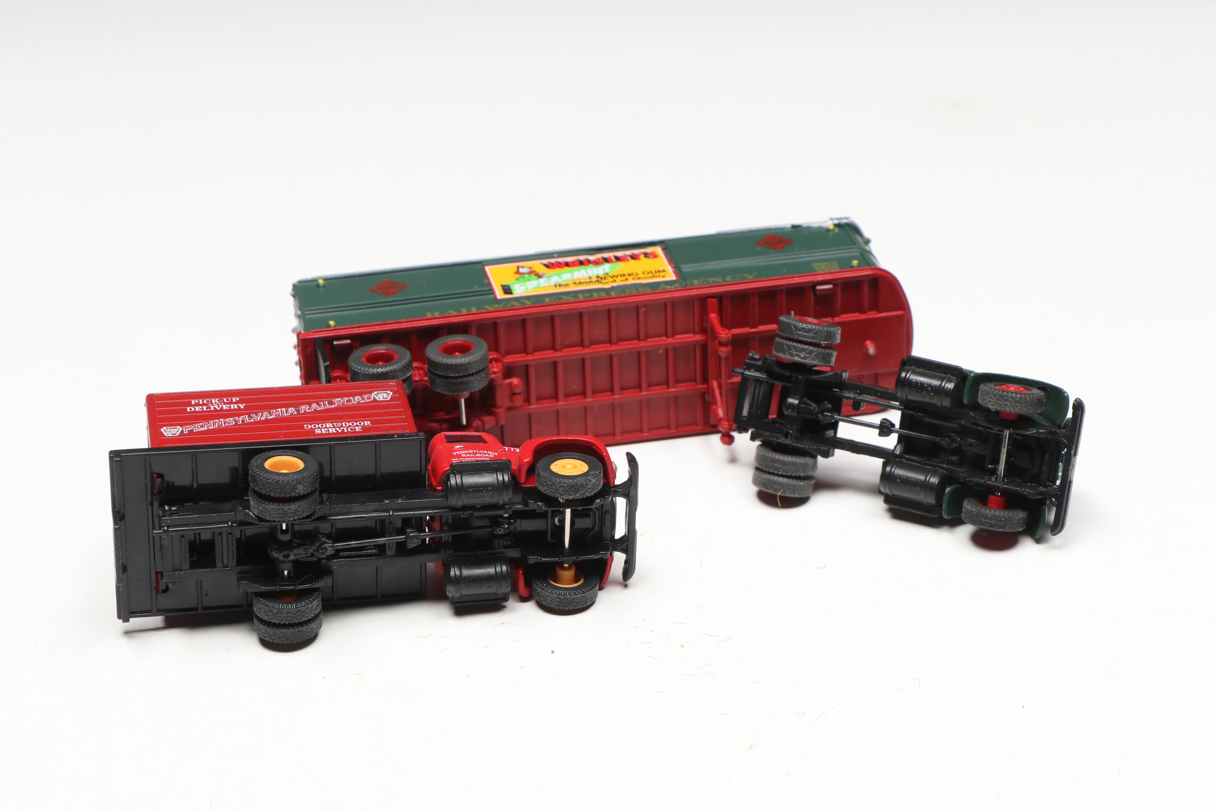 CMW Railway Express Agency with Other Train Prop Trucks