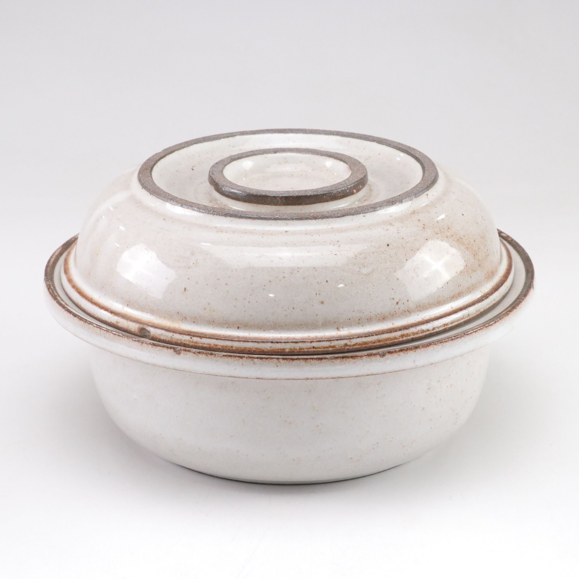 STOGO Denmark Ceramic Casserole and Serving Bowl with Eight Plates