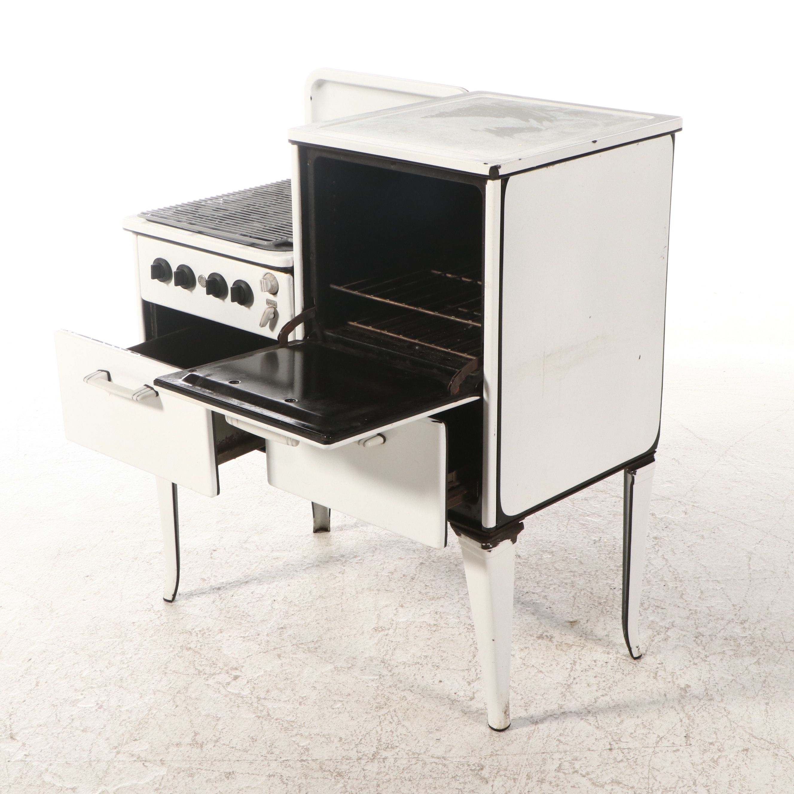 Estate Art Deco Enameled Steel Gas Stove, Early to Mid 20th-Century