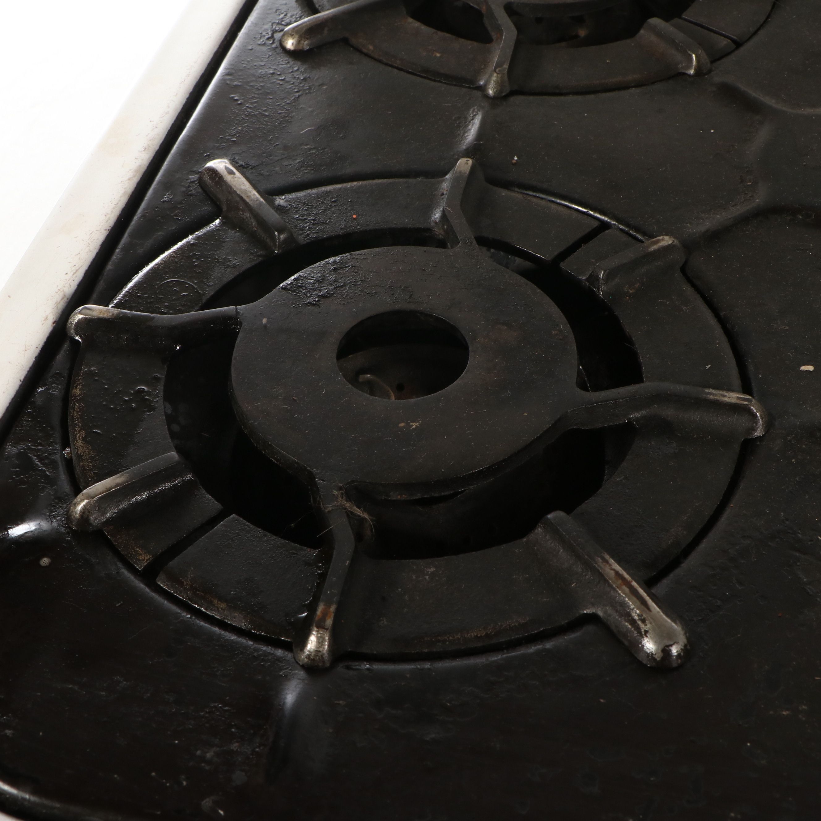 Estate Art Deco Enameled Steel Gas Stove, Early to Mid 20th-Century