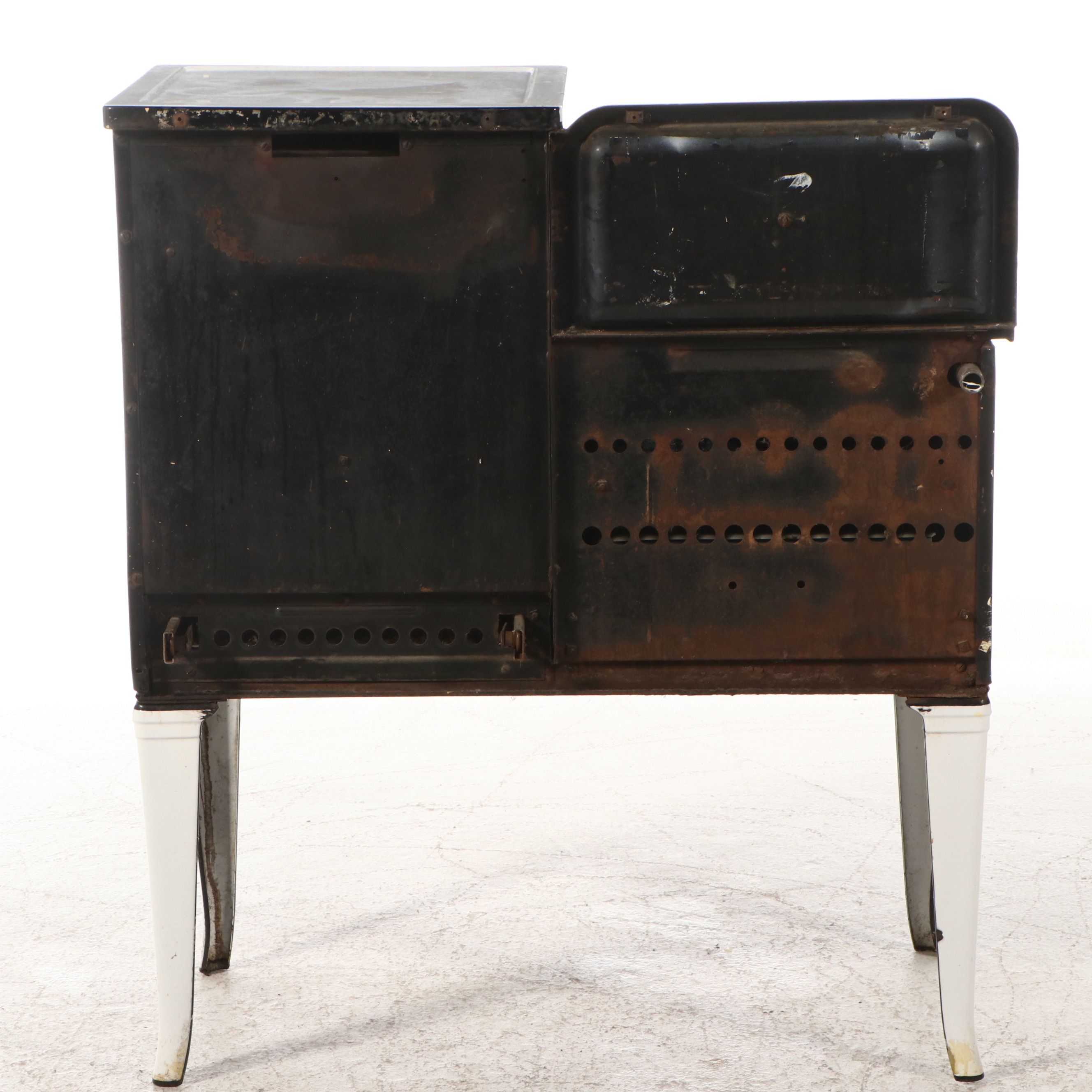 Estate Art Deco Enameled Steel Gas Stove, Early to Mid 20th-Century