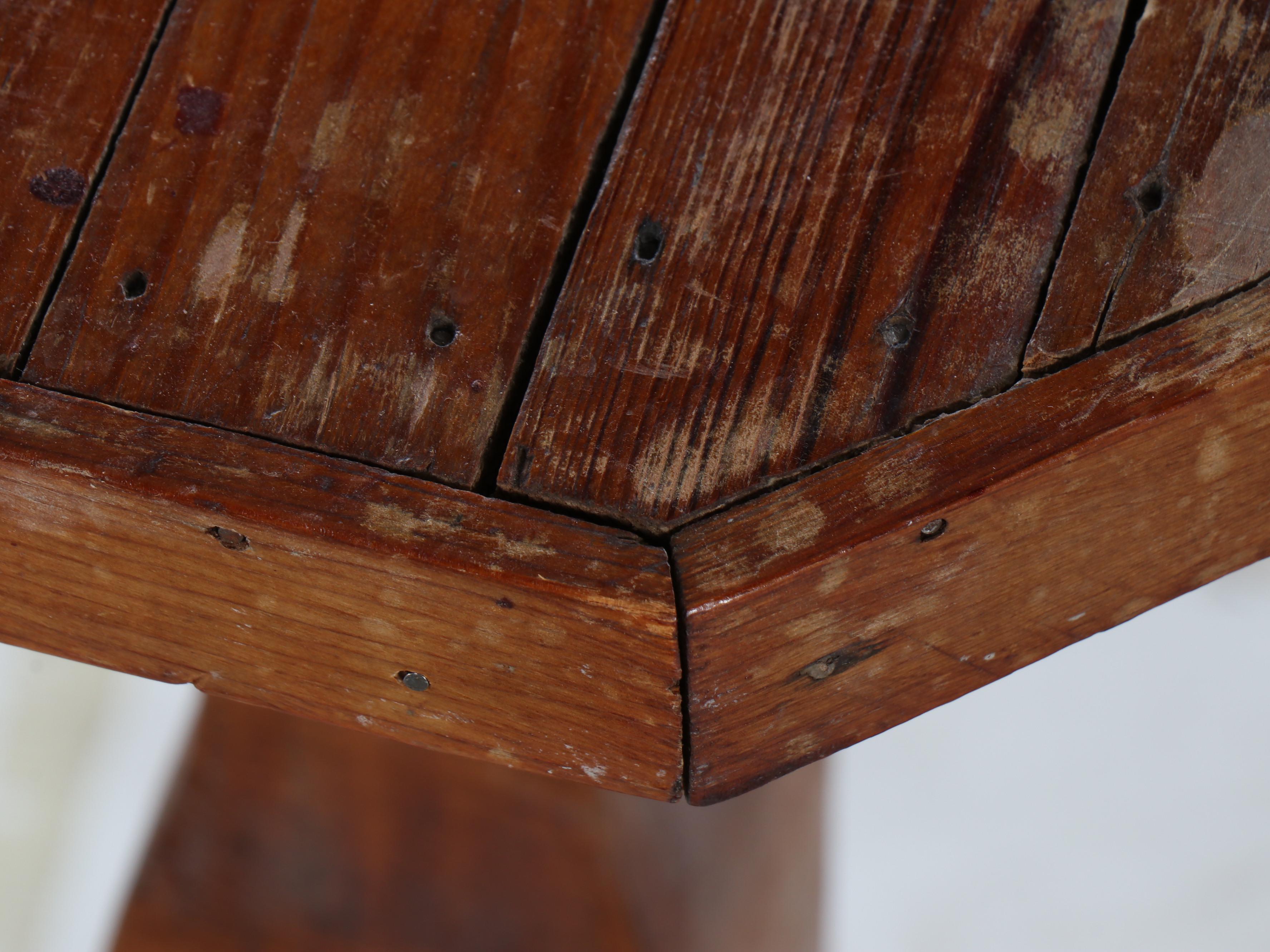 Wood Pedestal Stands