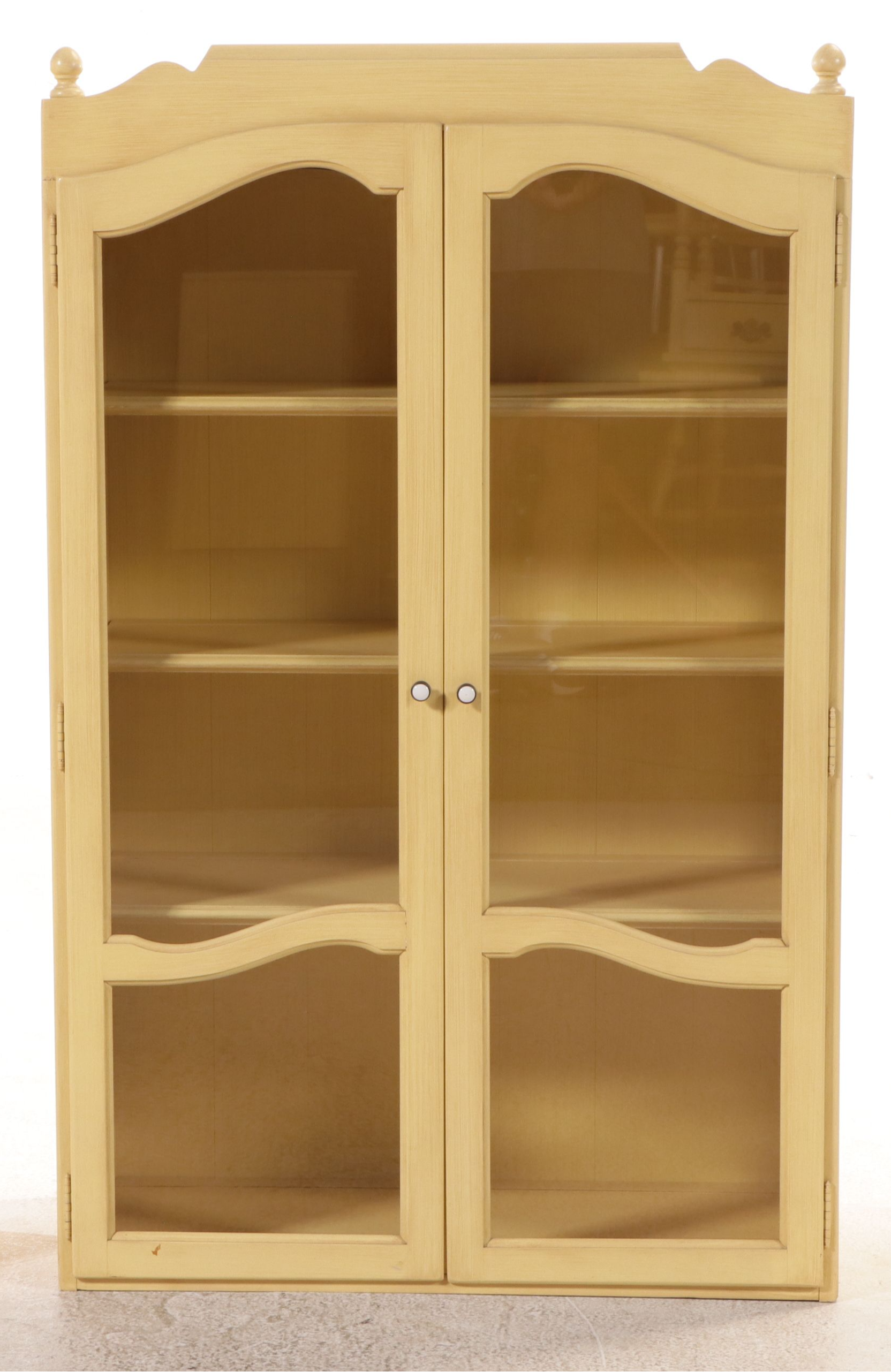 Ethan Allen Colonial Style Yellow Painted Wood Bedroom Suite, Mid–Late 20th C.