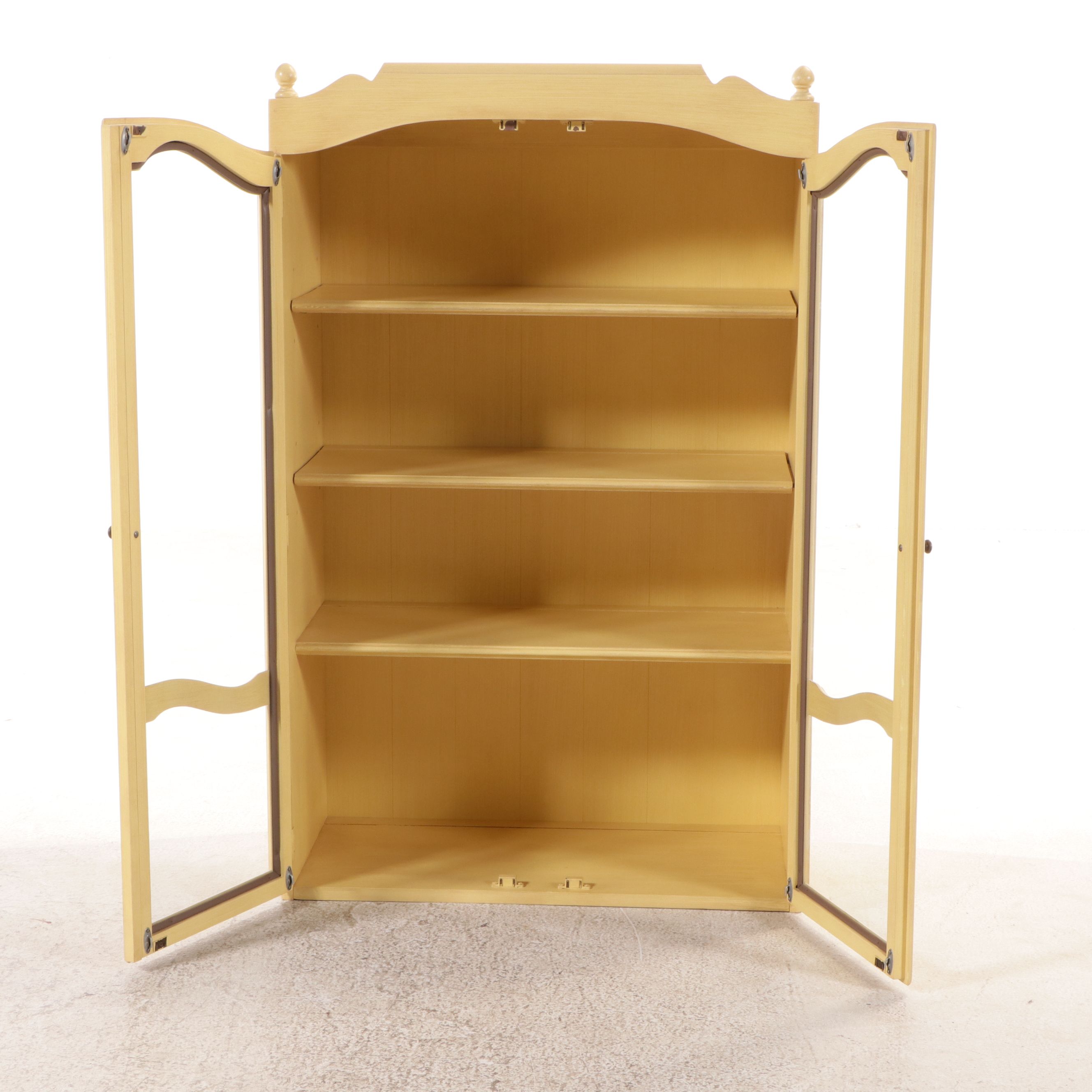Ethan Allen Colonial Style Yellow Painted Wood Bedroom Suite, Mid–Late 20th C.