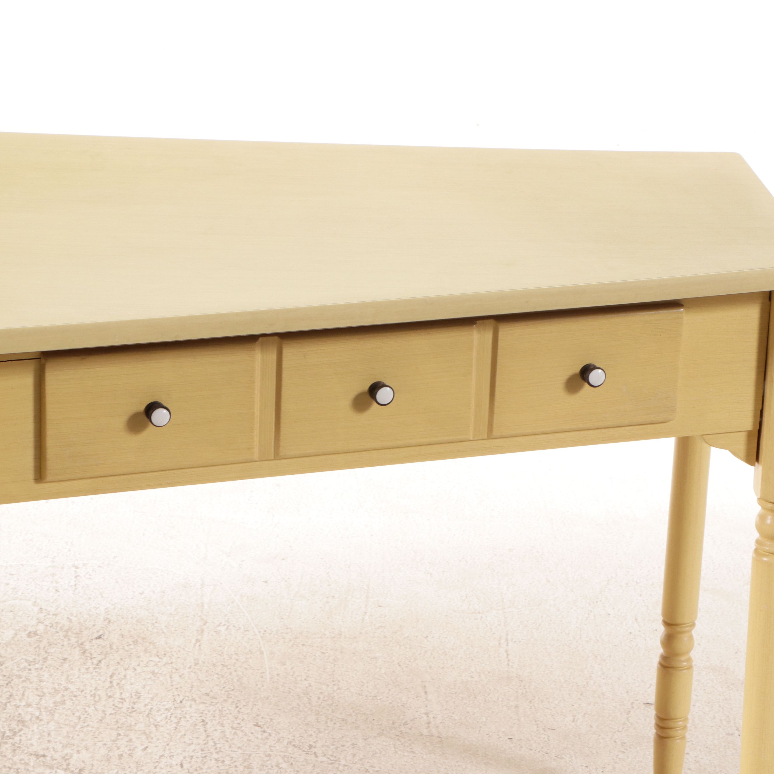 Ethan Allen Colonial Style Yellow Painted Wood Bedroom Suite, Mid–Late 20th C.