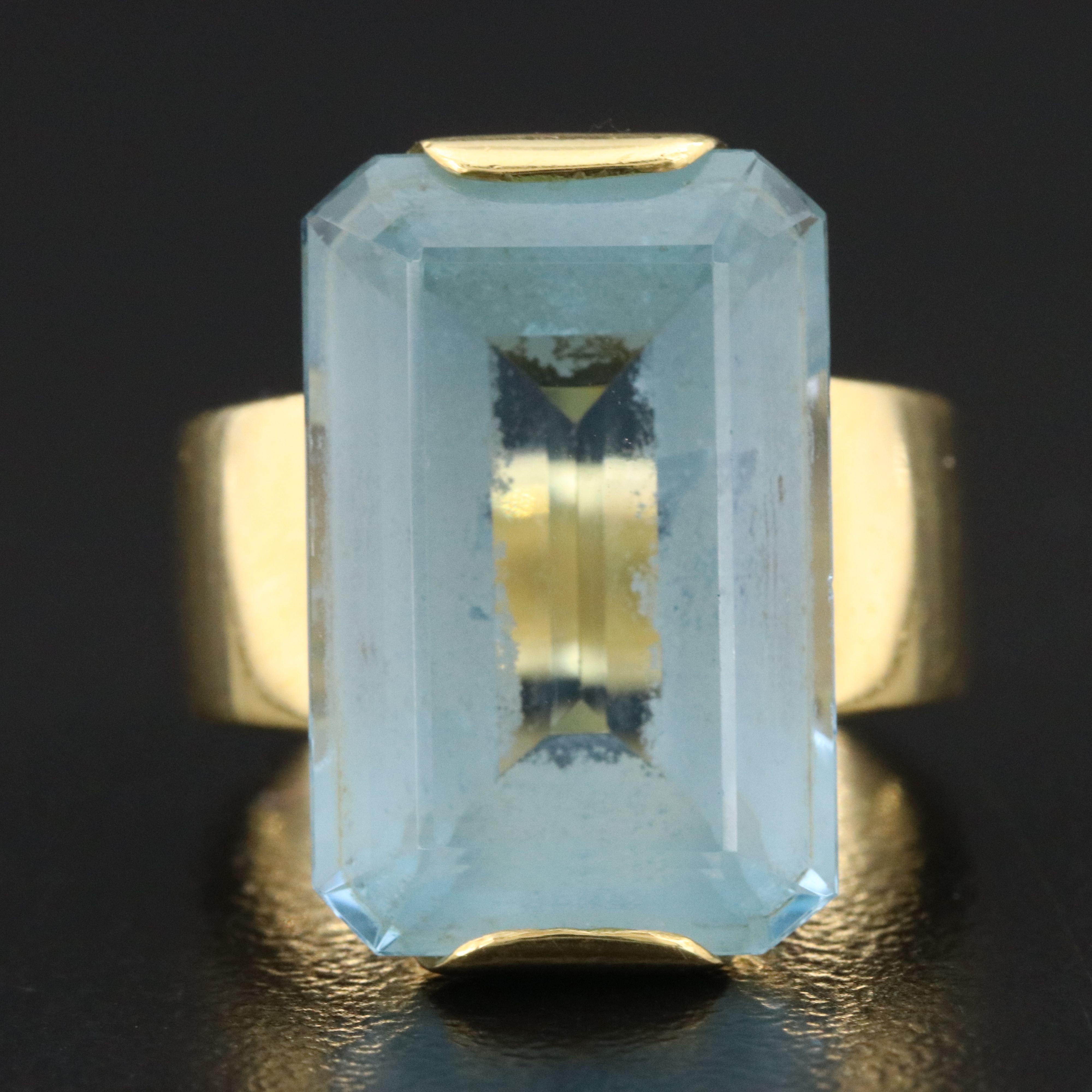 18K 13.01 CT Aquamarine Ring