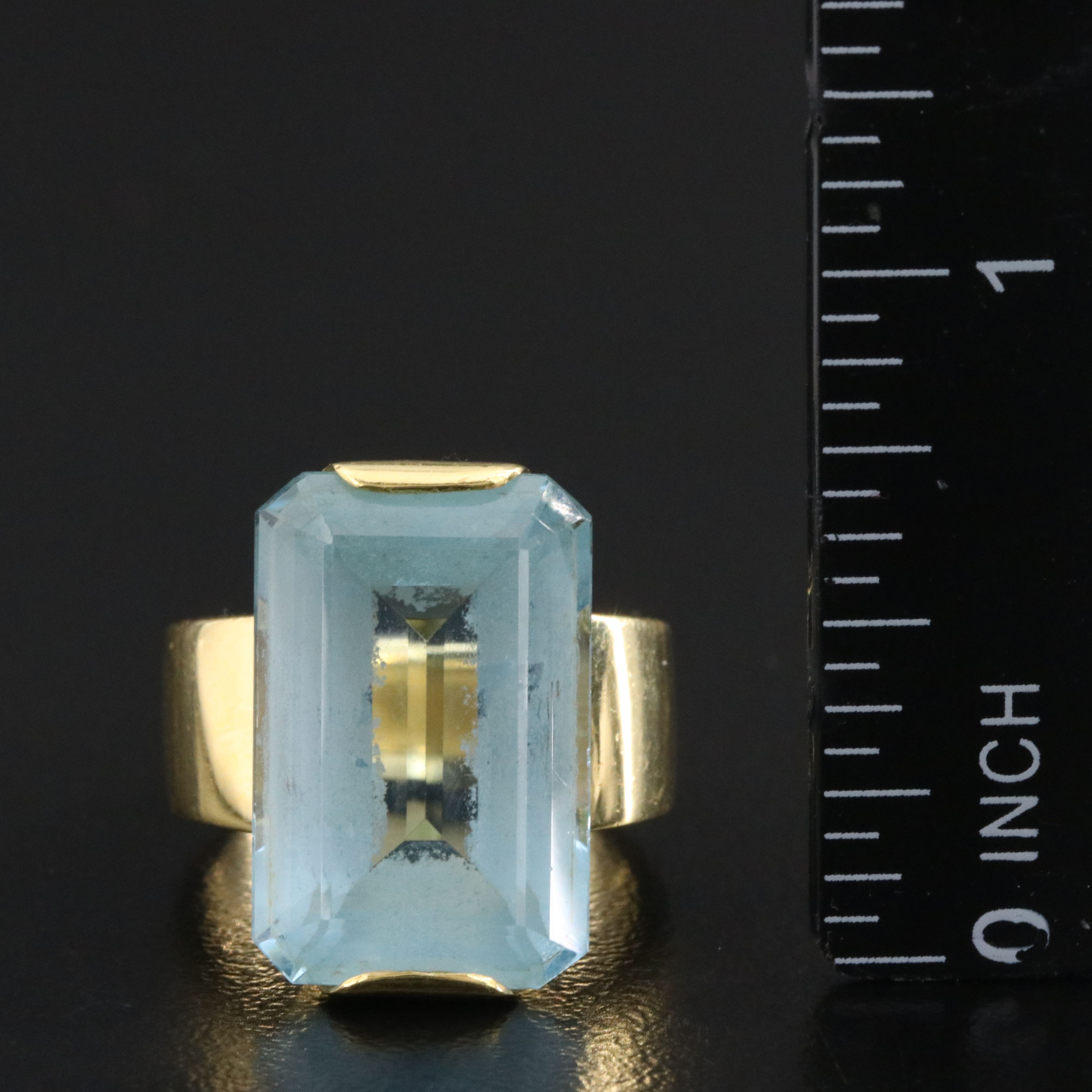 18K 13.01 CT Aquamarine Ring
