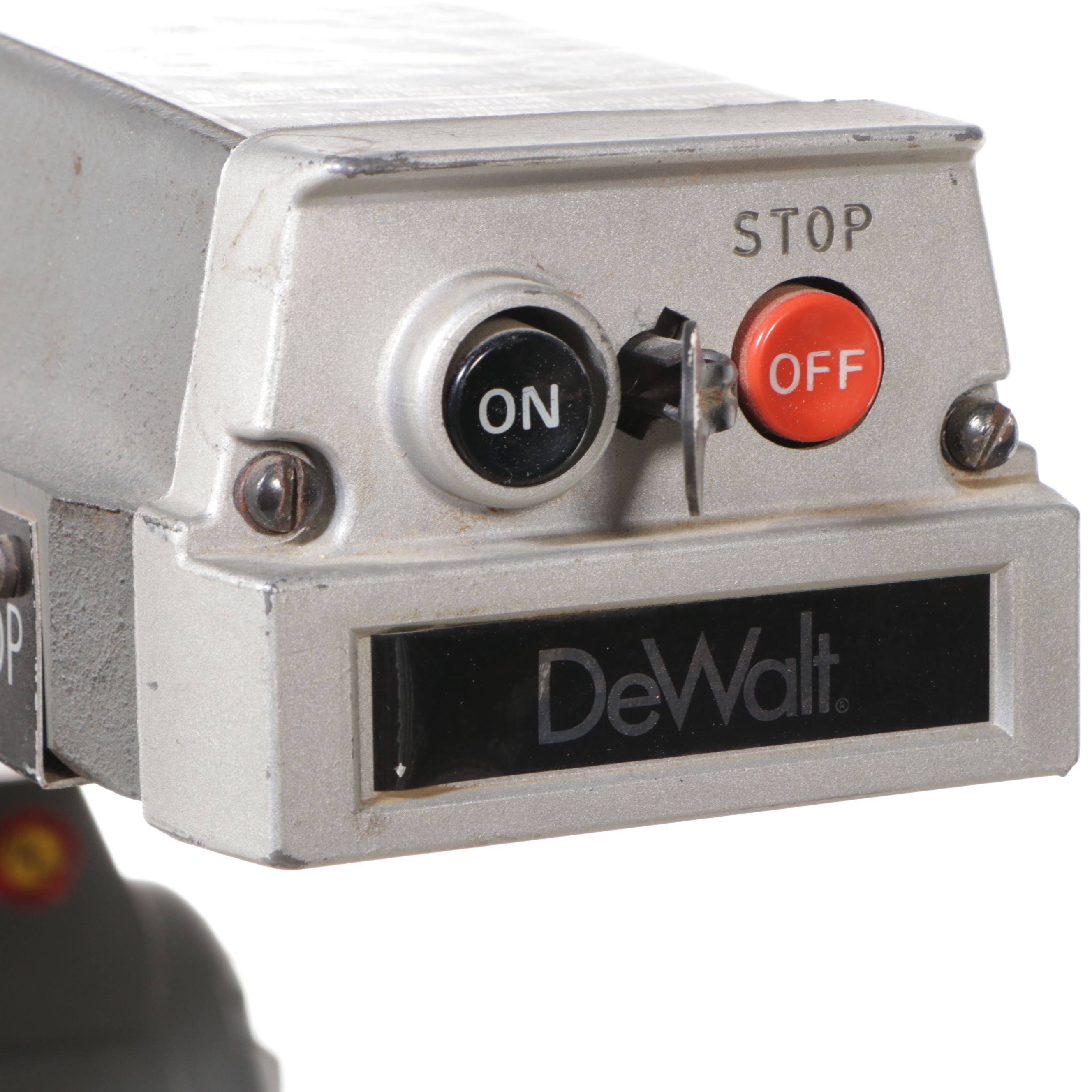 DeWalt 790 Contractors Powershop Circular Saw on Black & Decker Table