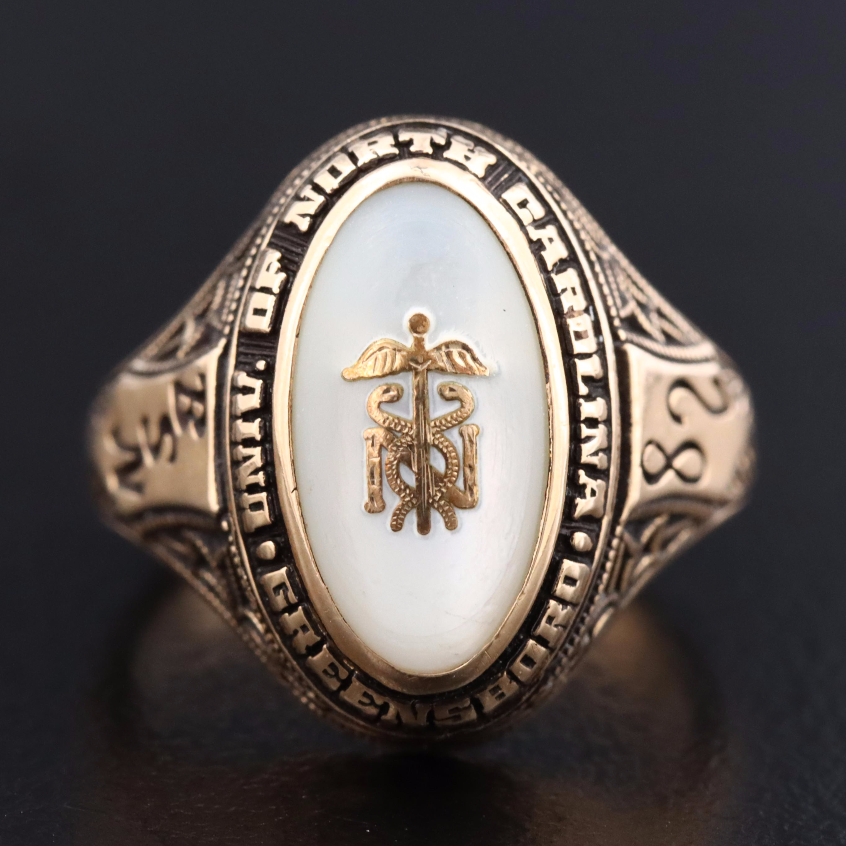 14K Mother of Pearl 1982 University of North Carolina Greensboro Class Ring