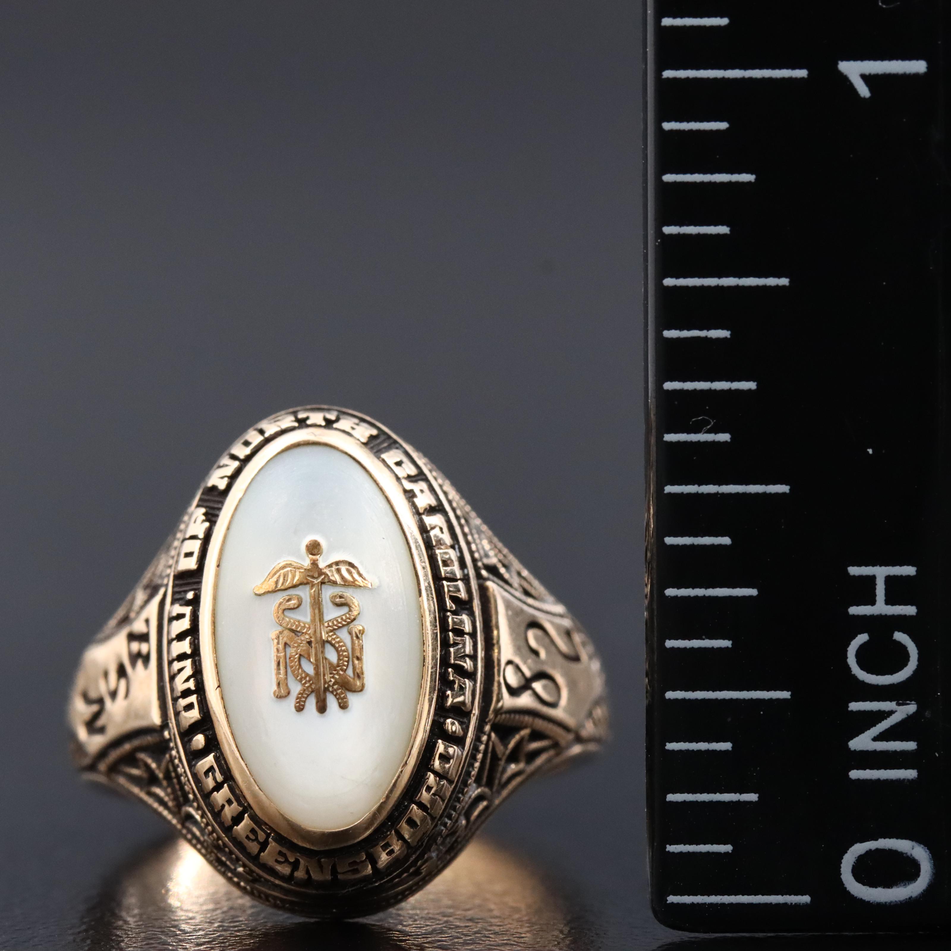 14K Mother of Pearl 1982 University of North Carolina Greensboro Class Ring