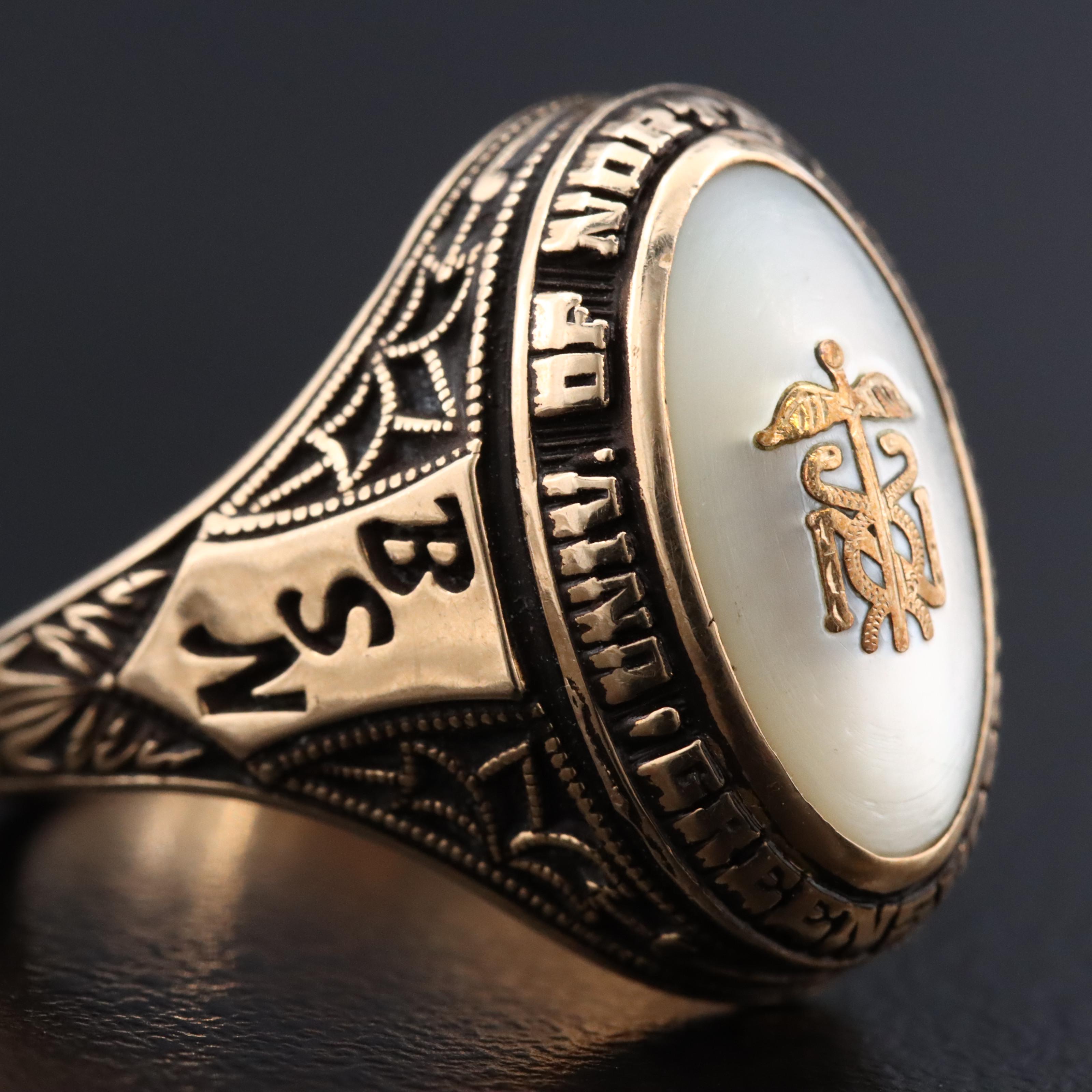 14K Mother of Pearl 1982 University of North Carolina Greensboro Class Ring