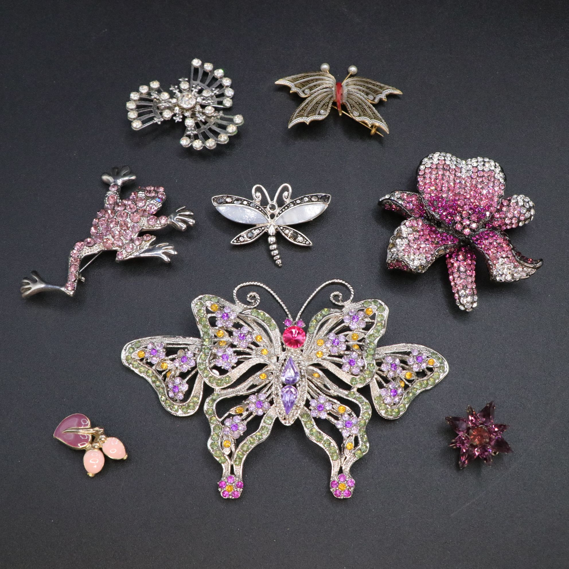 Costume Jewelry Brooches with Levine-Simson Purple  Flower