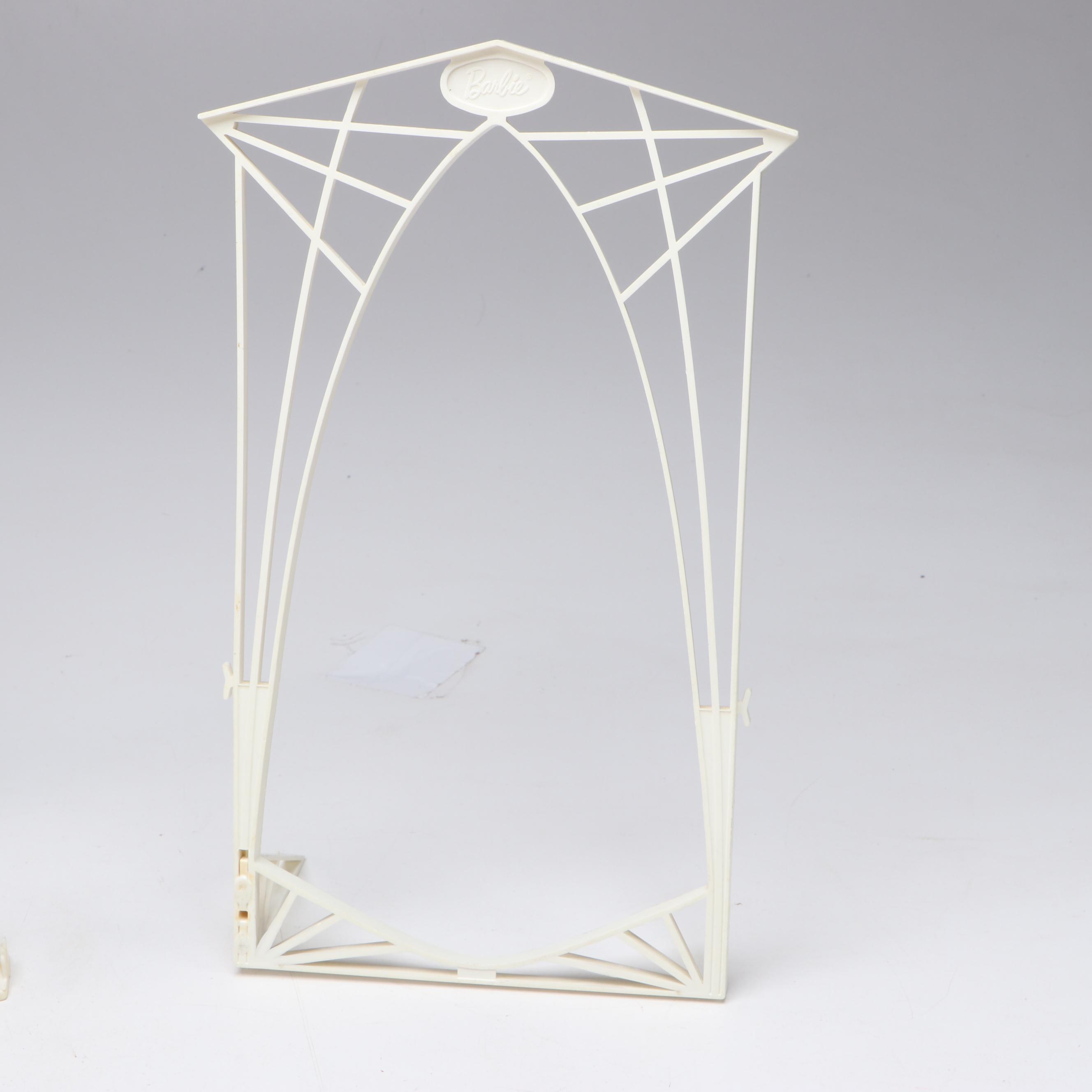 Mattel "Fashion Queen" Barbie with "Color and Curl" and Other Accessories