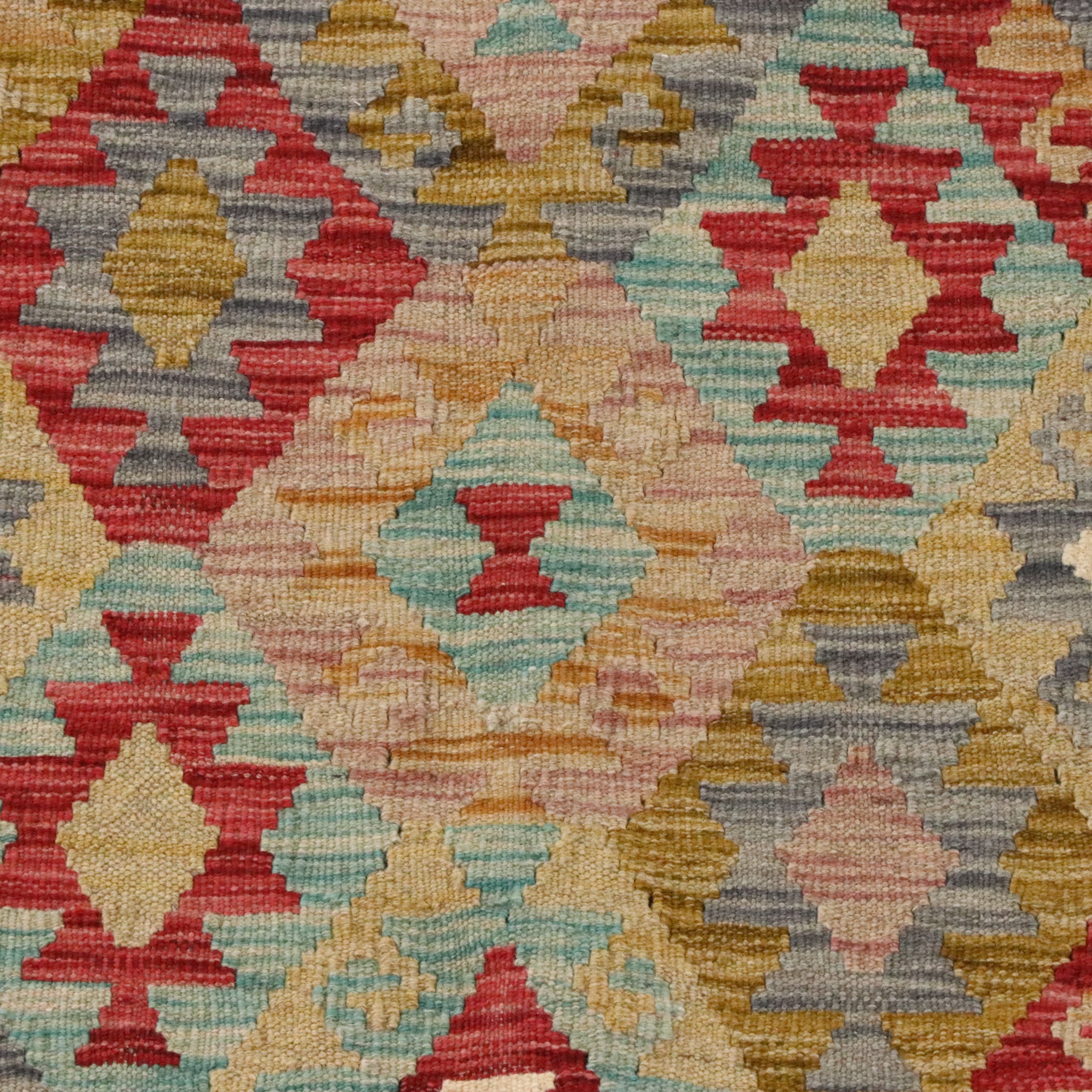 5'1 x 6'10 Handwoven Pakistani Kilim Area Rug