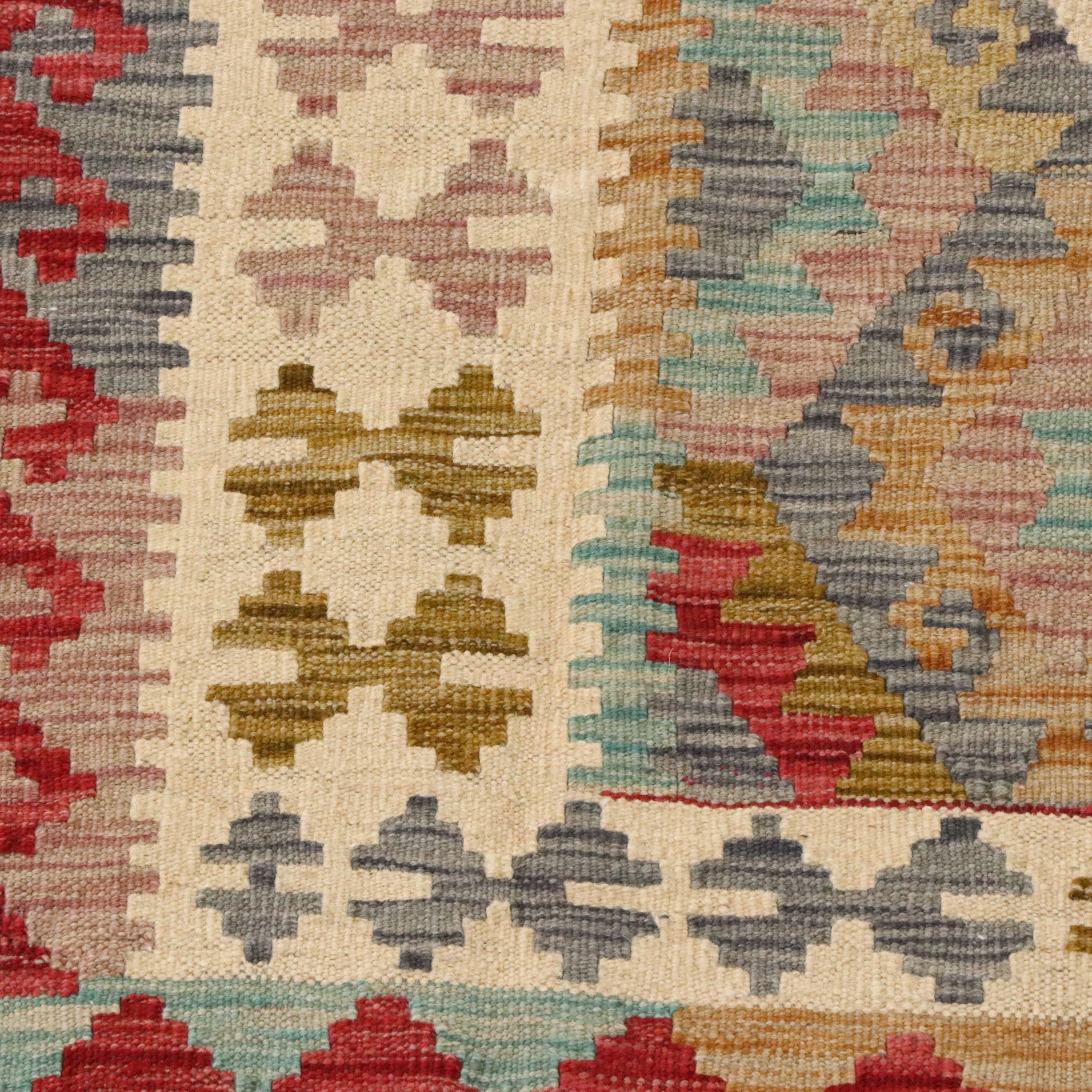 5'1 x 6'10 Handwoven Pakistani Kilim Area Rug