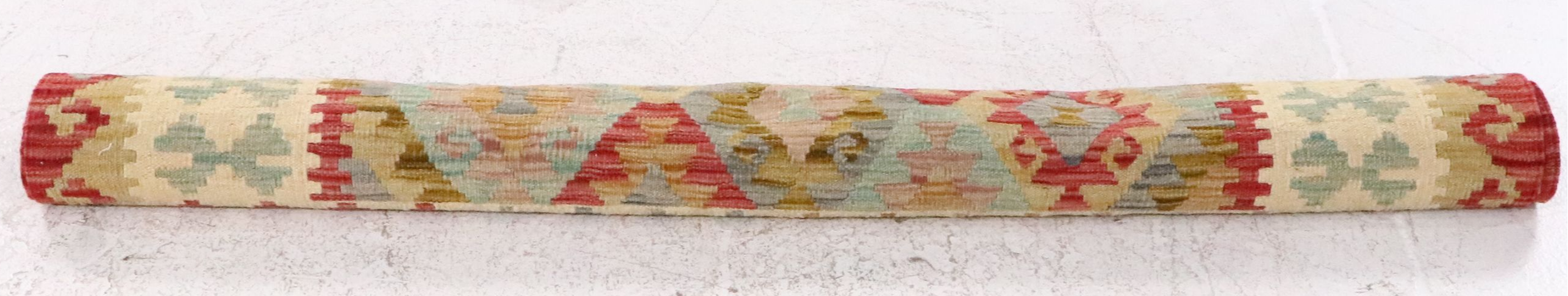 5'1 x 6'10 Handwoven Pakistani Kilim Area Rug