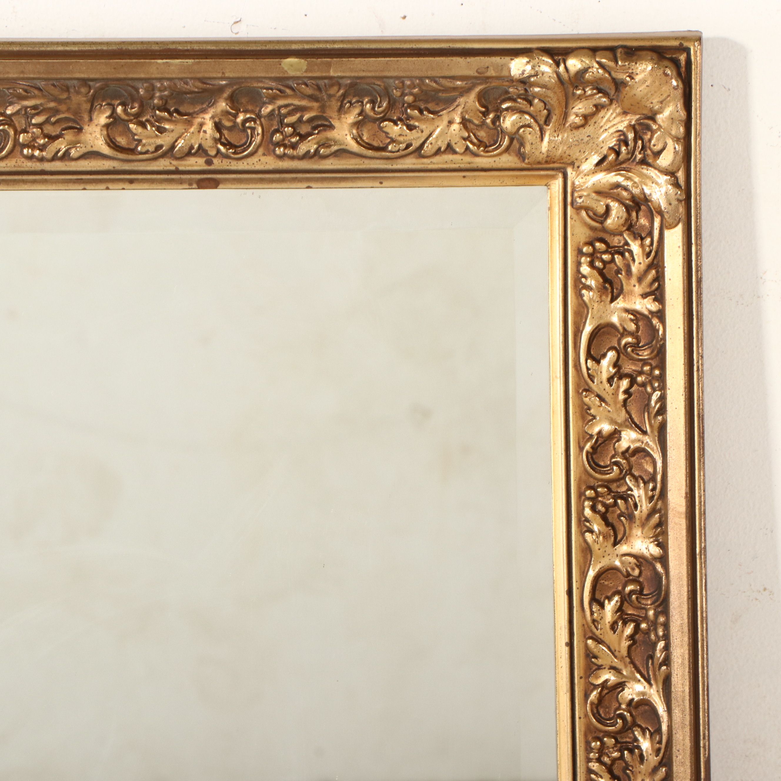 Victorian Style Molded and Giltwood Rectangular Wall Mirror