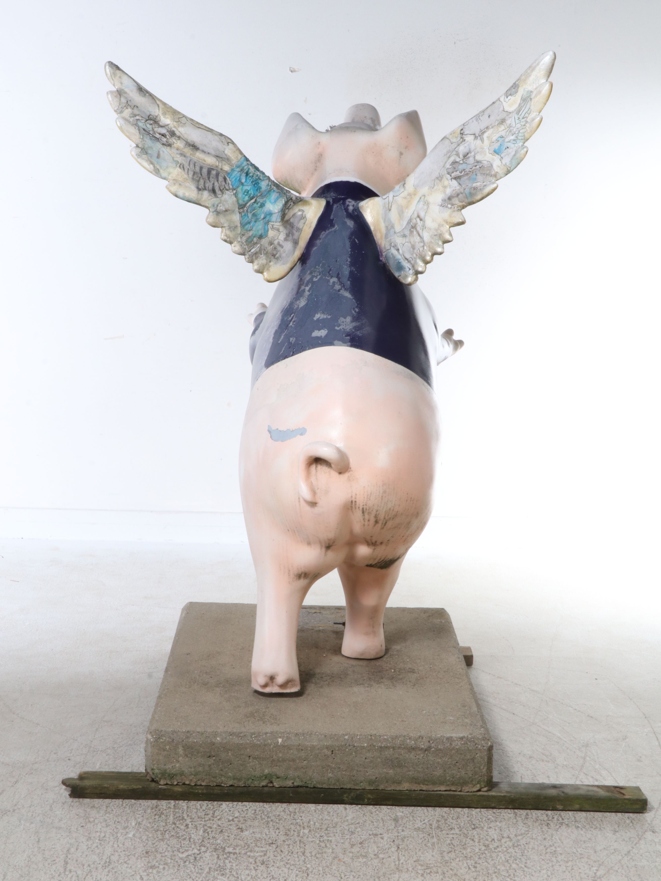 Cincinnati Big Pig Gig Style Flying Pig Statue with Business Attire