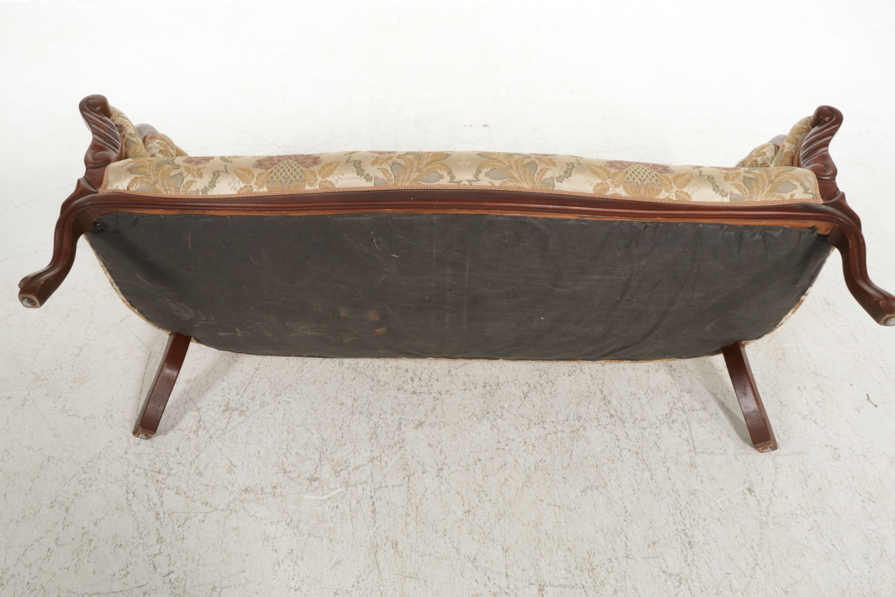 Victorian Style Carved Mahogany Sofa, Early to Mid-20th Century