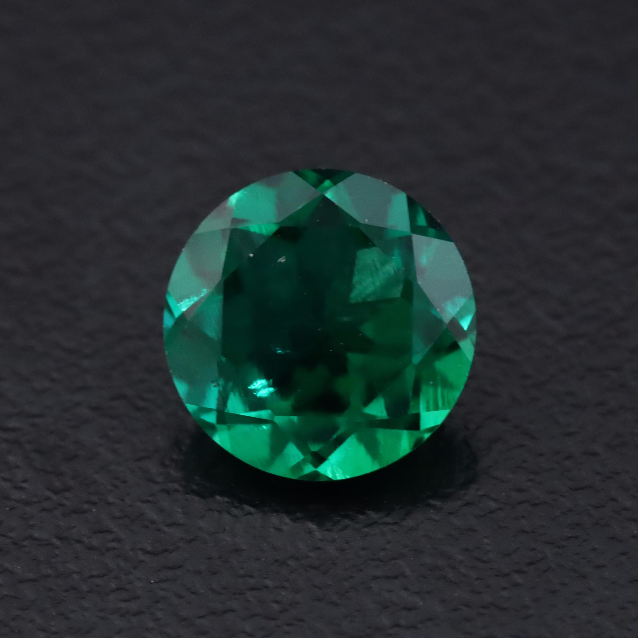 Loose 1.60 CT Lab Grown Emerald