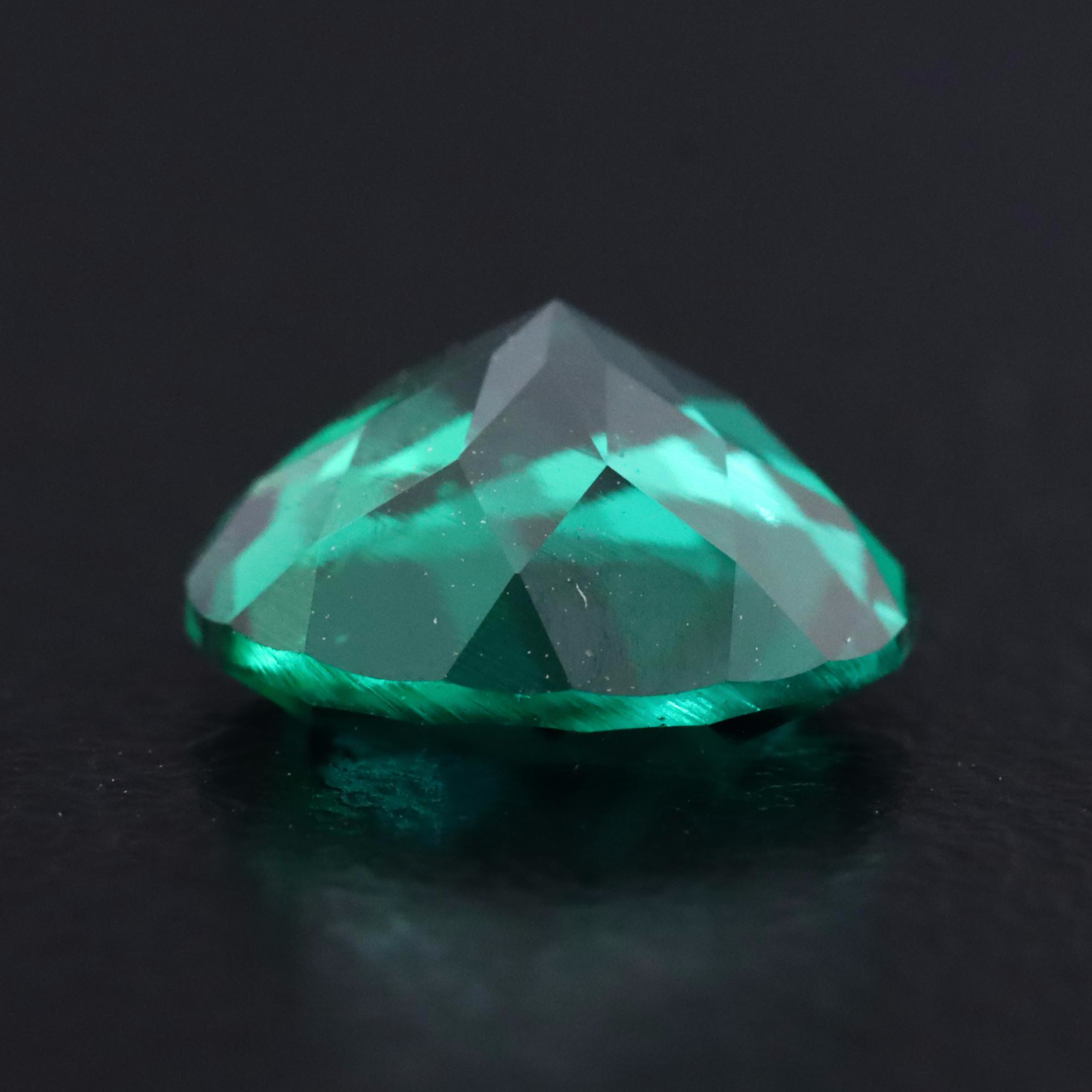 Loose 1.60 CT Lab Grown Emerald