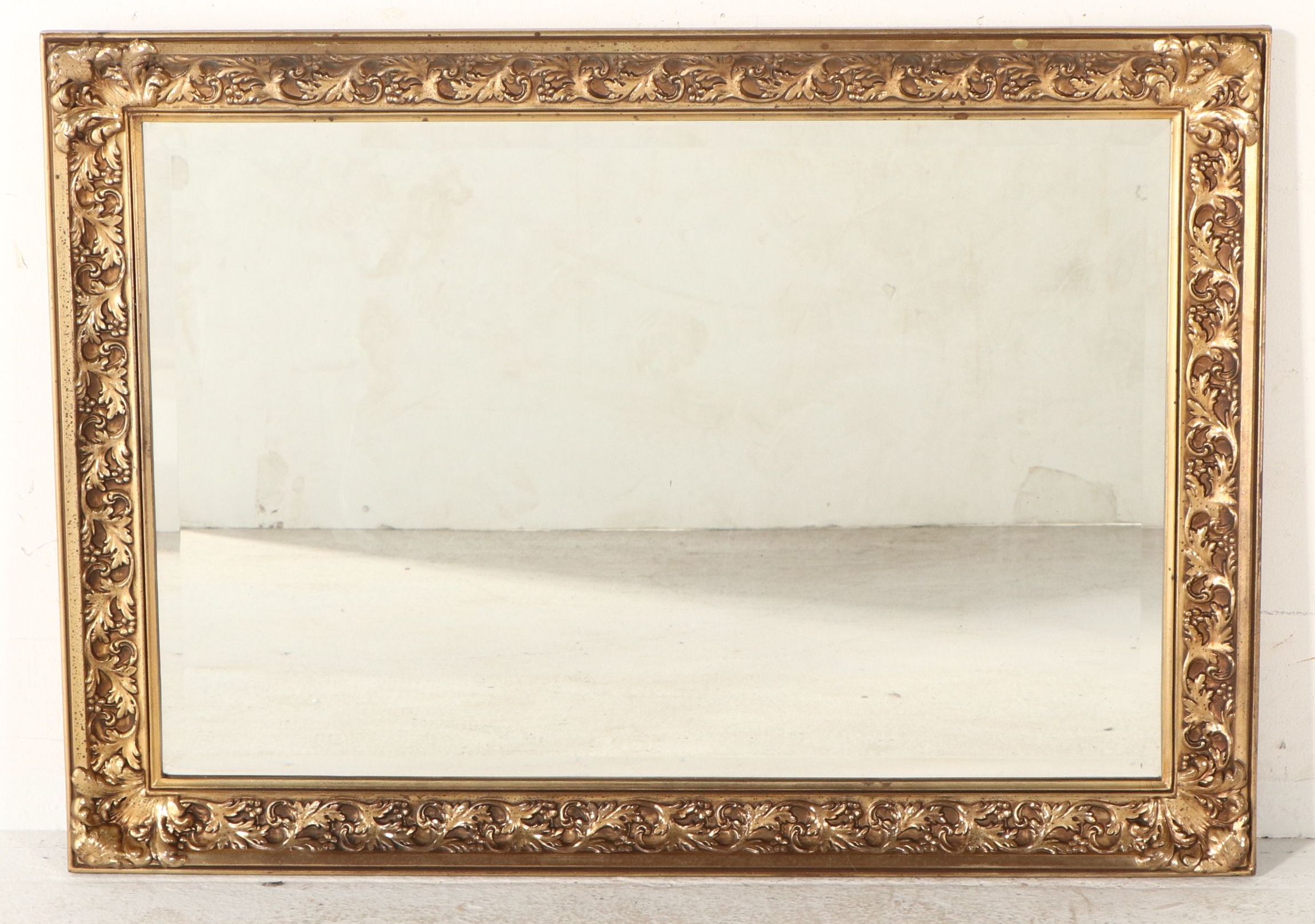 Victorian Style Molded and Giltwood Rectangular Wall Mirror
